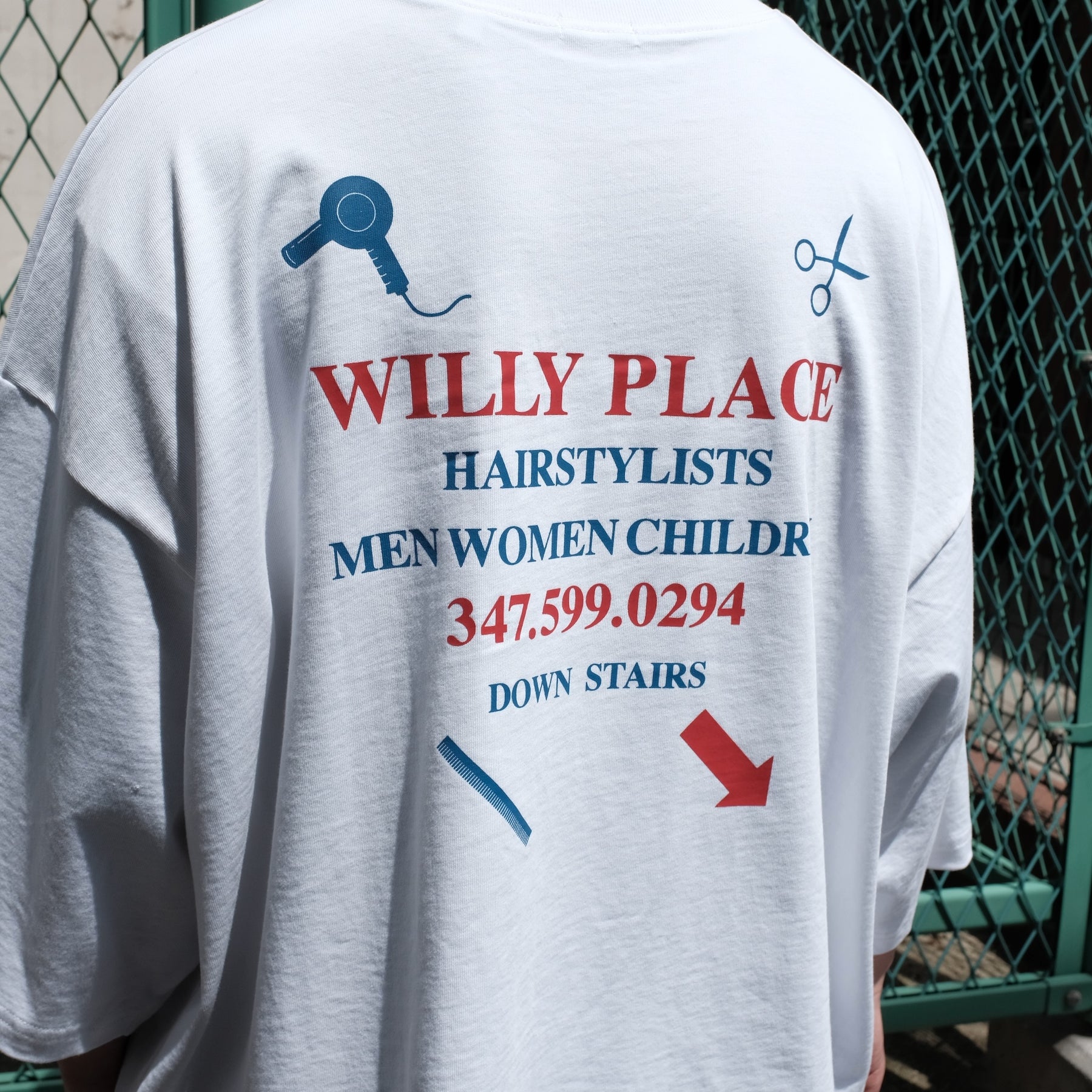 <span style="color: #f50b0b;">Last One</span> WILLY CHAVARRIA / WILLY BARBERSHOP POCKET T WILLY WHITE