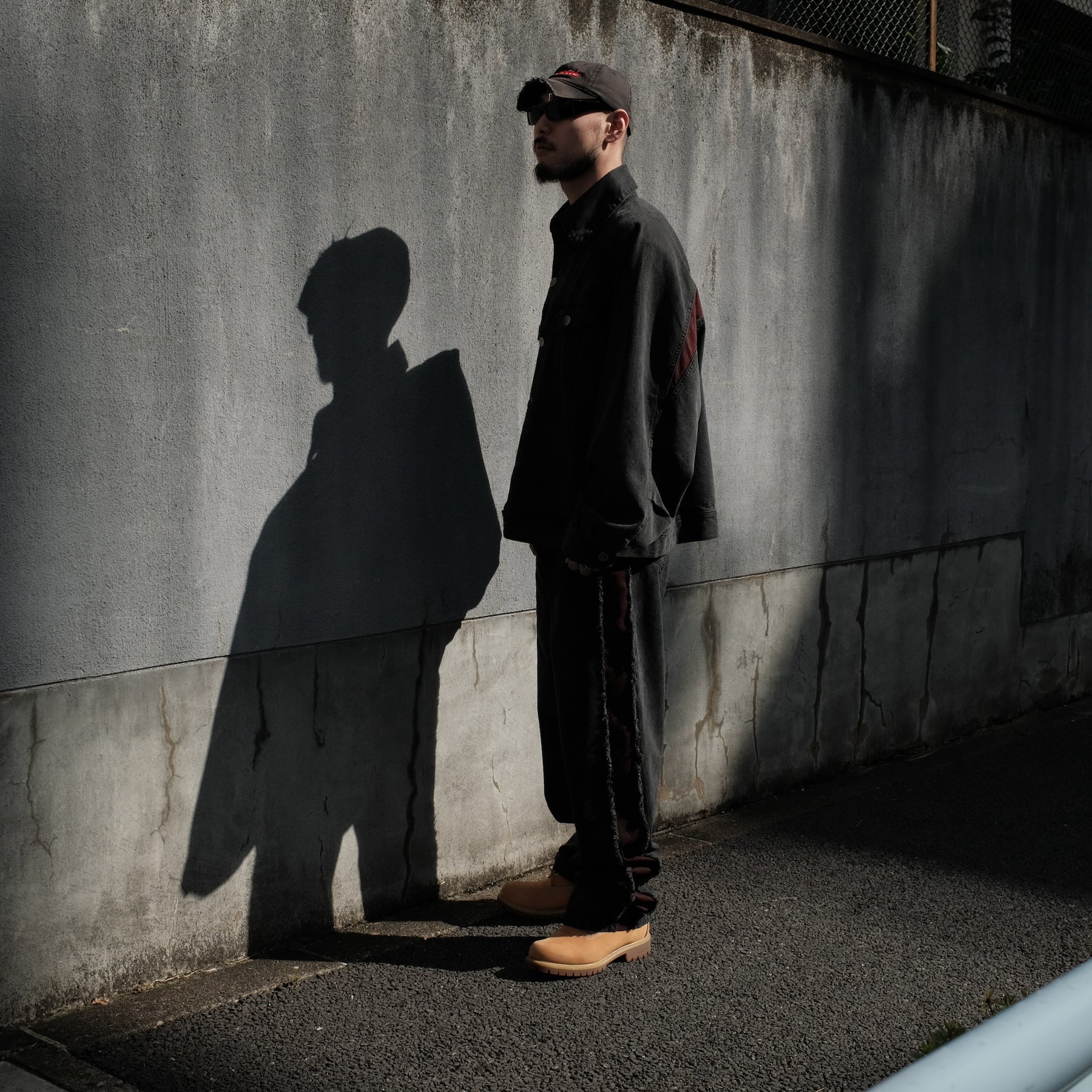 INTODUSK / TRUCKER SWITCHING JACKET WASHED BLACK