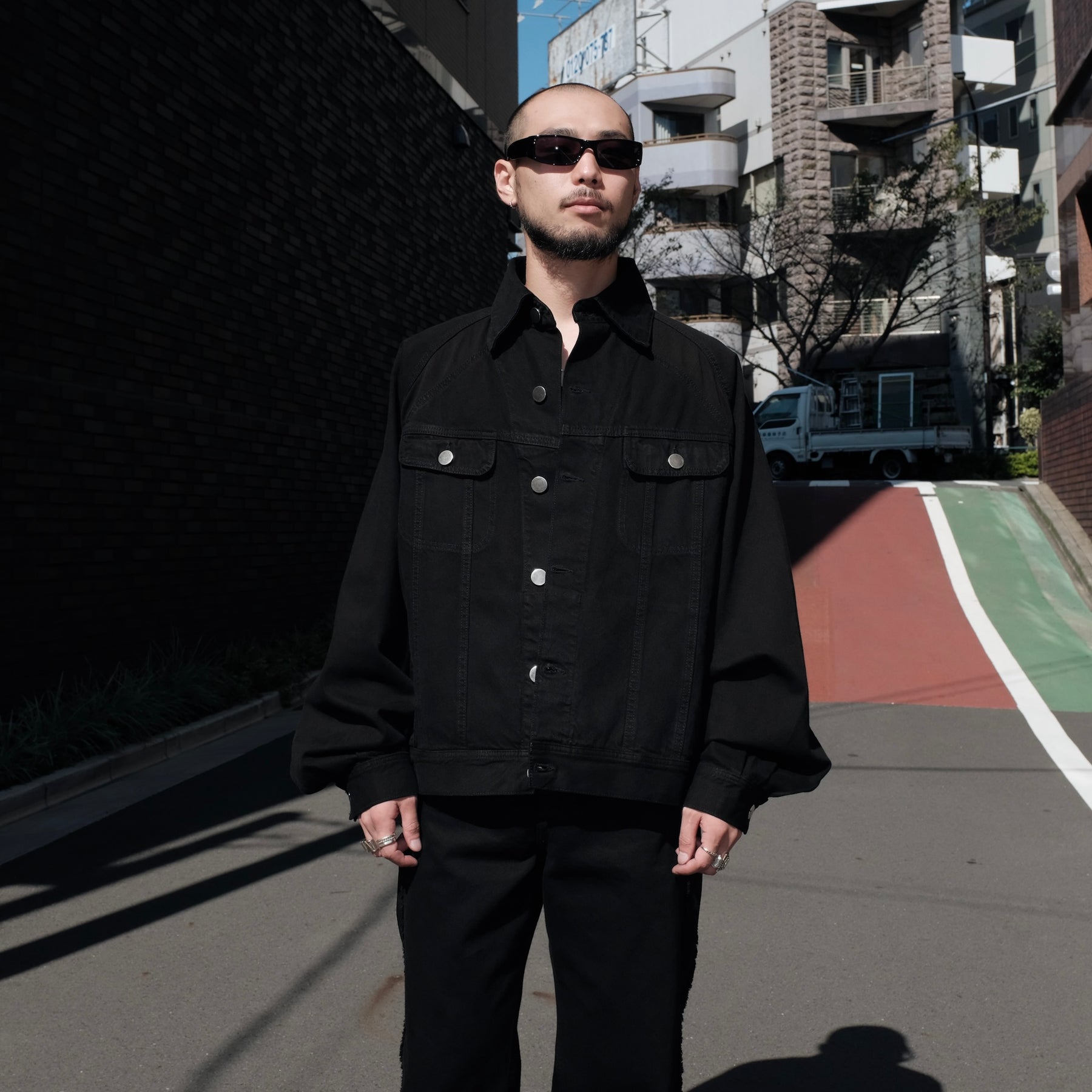 INTODUSK / TRUCKER SWITCHING JACKET SOLID BLACK