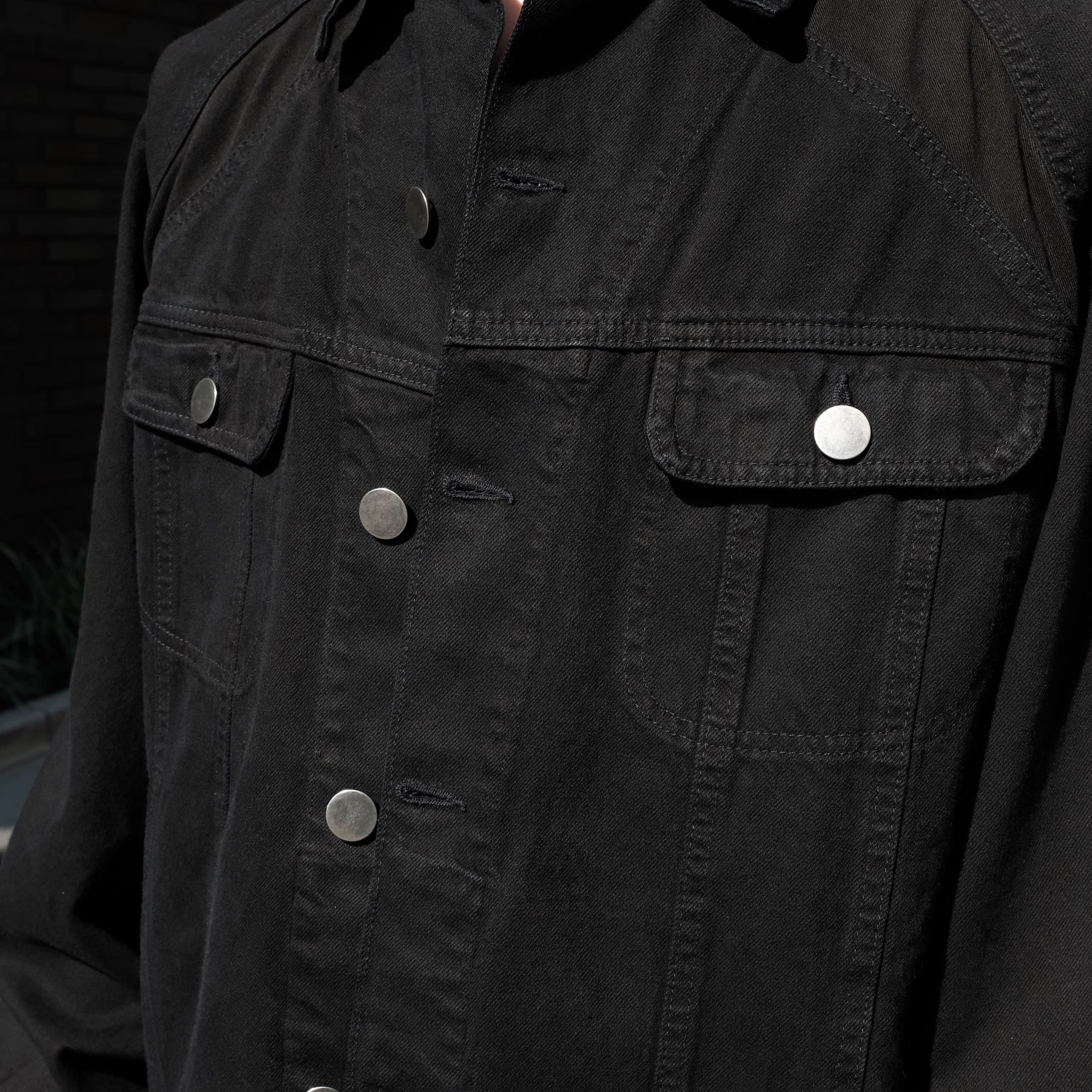 INTODUSK / TRUCKER SWITCHING JACKET SOLID BLACK