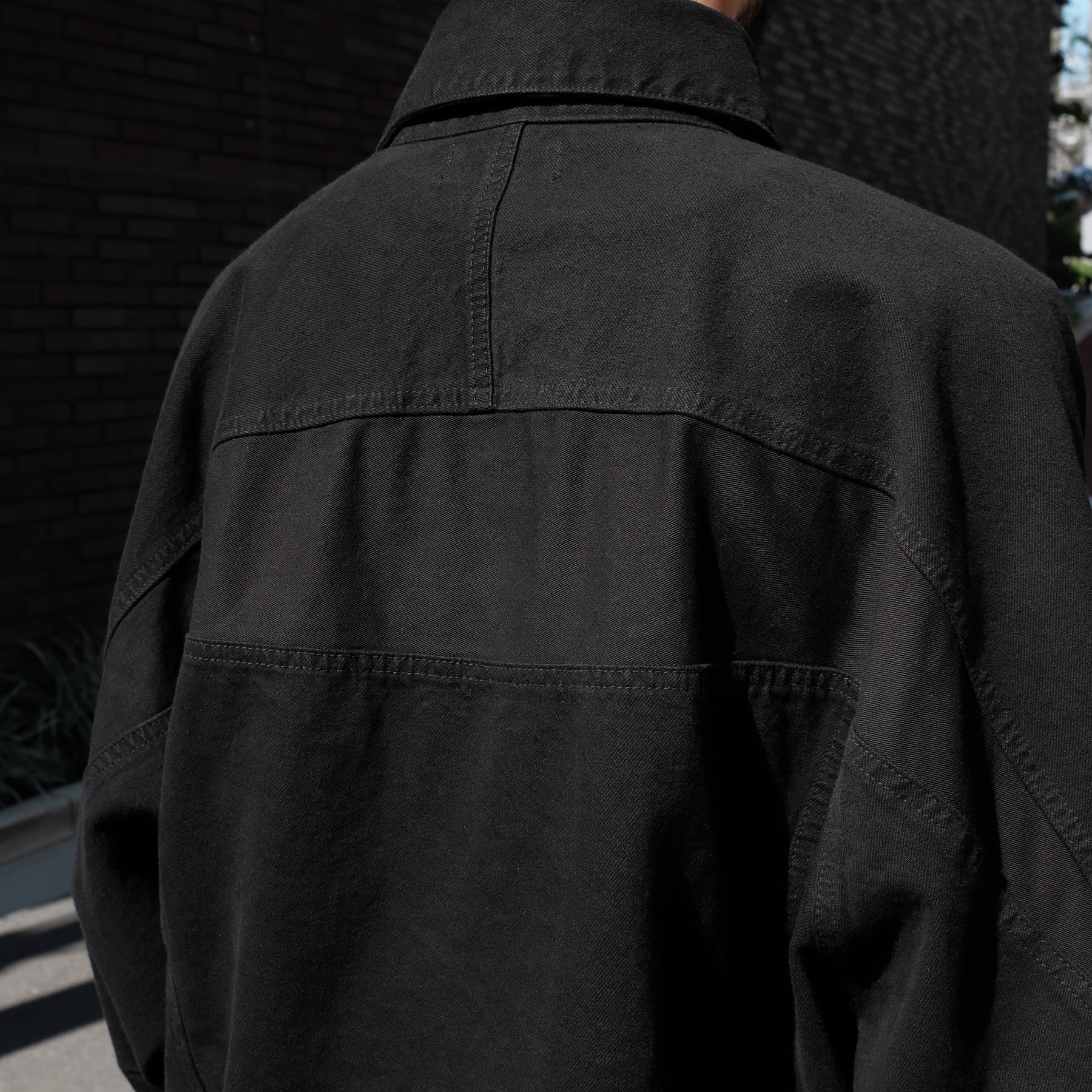 INTODUSK / TRUCKER SWITCHING JACKET SOLID BLACK