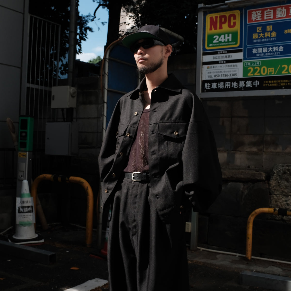 INTODUSK / SLOUCH TRUCKER JACKET PITCH BLACK