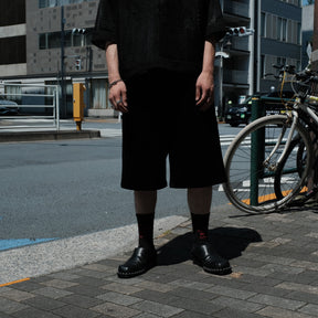 Grand Collection / OVERSIZED CORDUROY SHORT BLACK