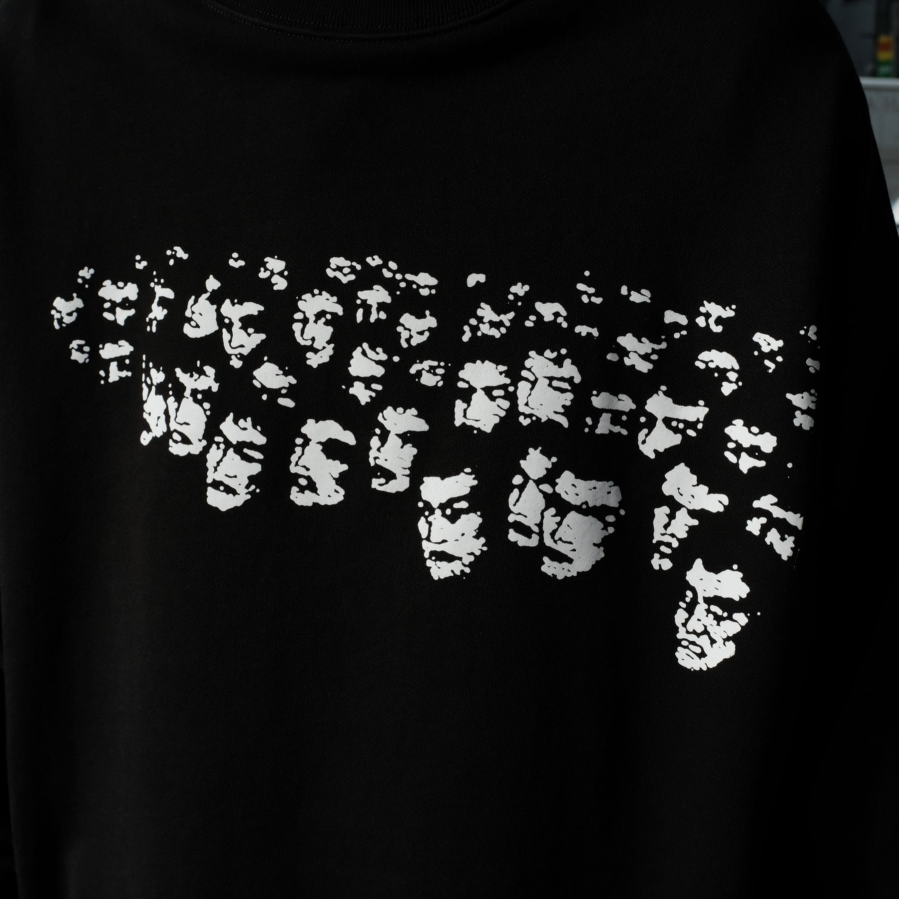 WILLY CHAVARRIA / CROWD OF HEADS MOCK NECK SWEAT SOLID BLACK