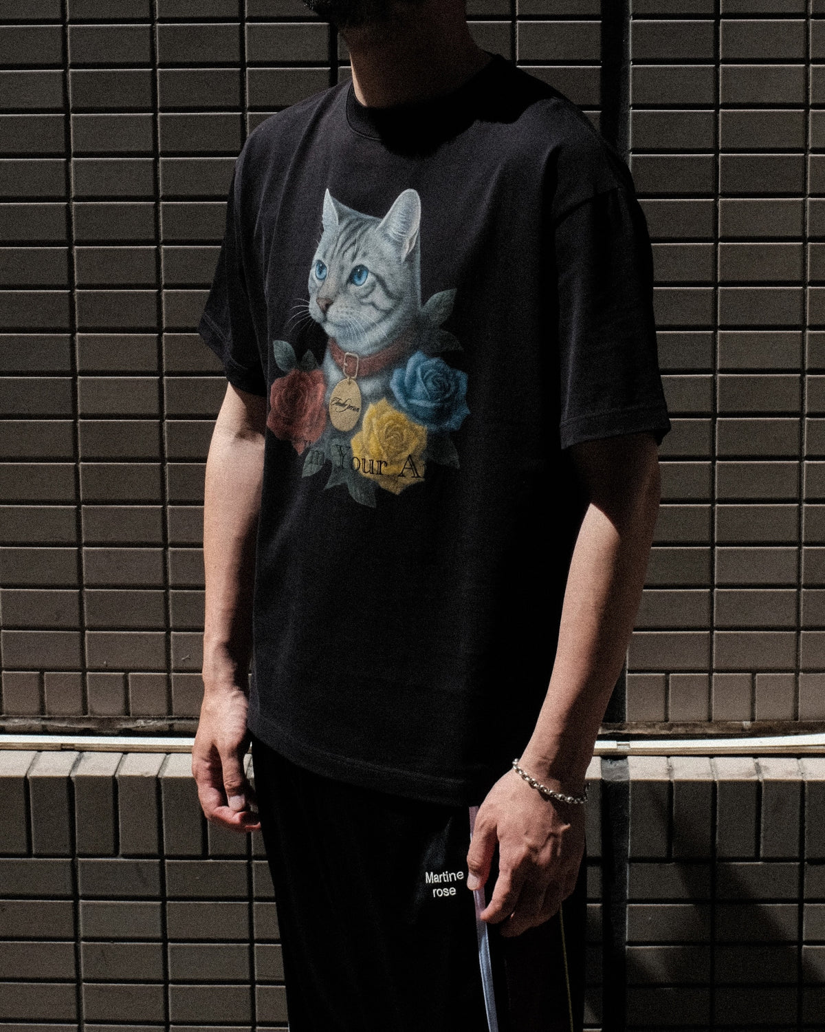 <span style="color: #f50b0b;">Last One</span> TENDER PERSON / AMERICAN SHORTHAIR TEE BLACK
