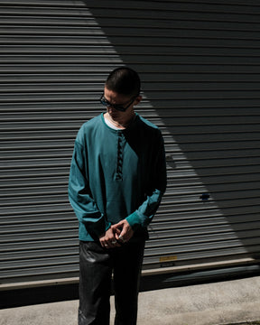 <span style="color: #f50b0b;">Last One</span> TENDER PERSON / HENRY NECK LONG TEE GREEN