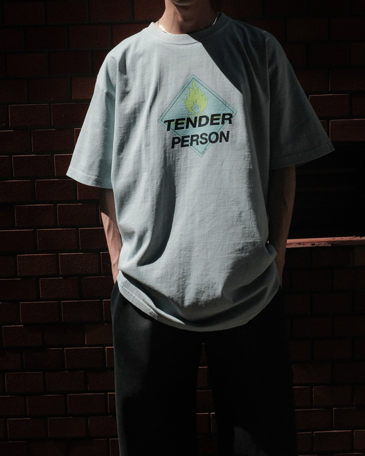 <span style="color: #f50b0b;">Last One</span> TENDER PERSON / MASSIVE LOGO TEE ICE BLUE