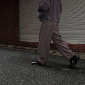 GREI. / PLEATED CRUISER PANT SUITING DARK TAUPE