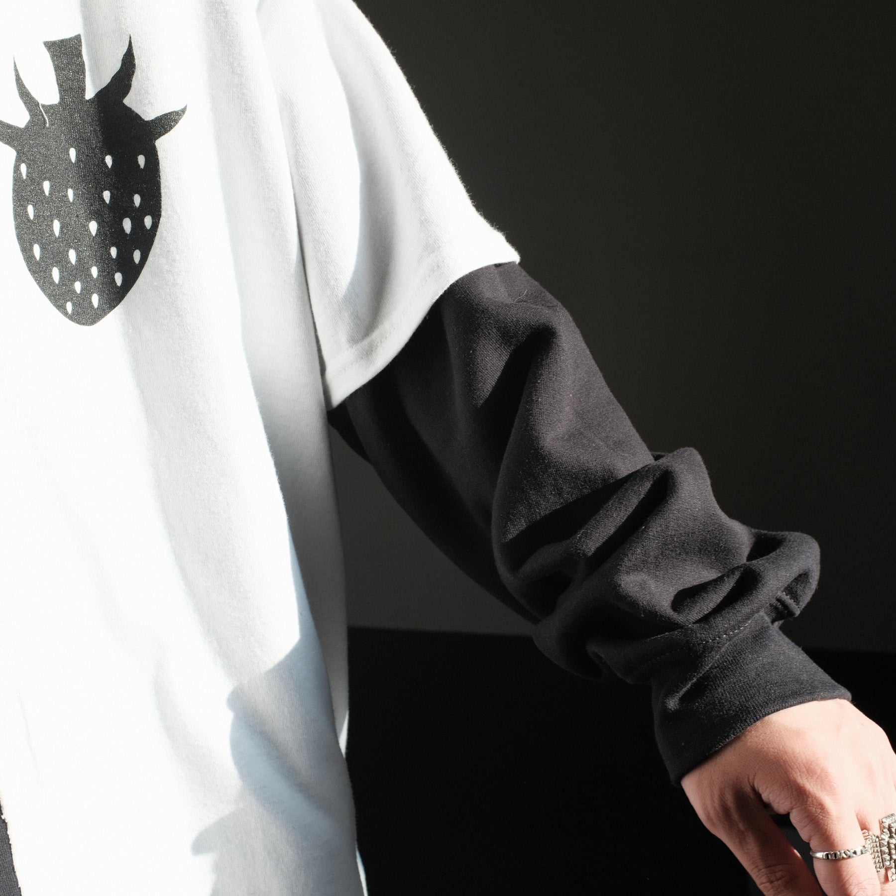 <span style="color: #ff2a00;">Last One</span> WESTFALL / WHATEVERWORKS DOUBLE HOODIE LS BLACK WHITE