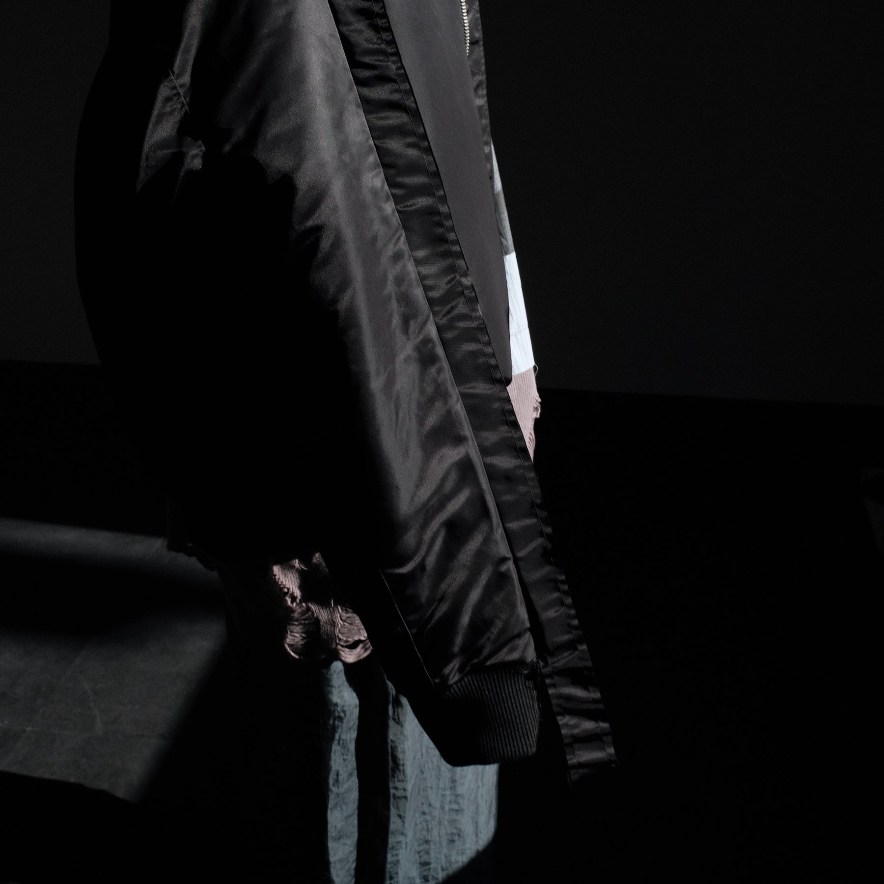 <span style="color: #ff2a00;">Last One</span> WESTFALL / MOHAWK SLEEVE BOMBER LS BLACK