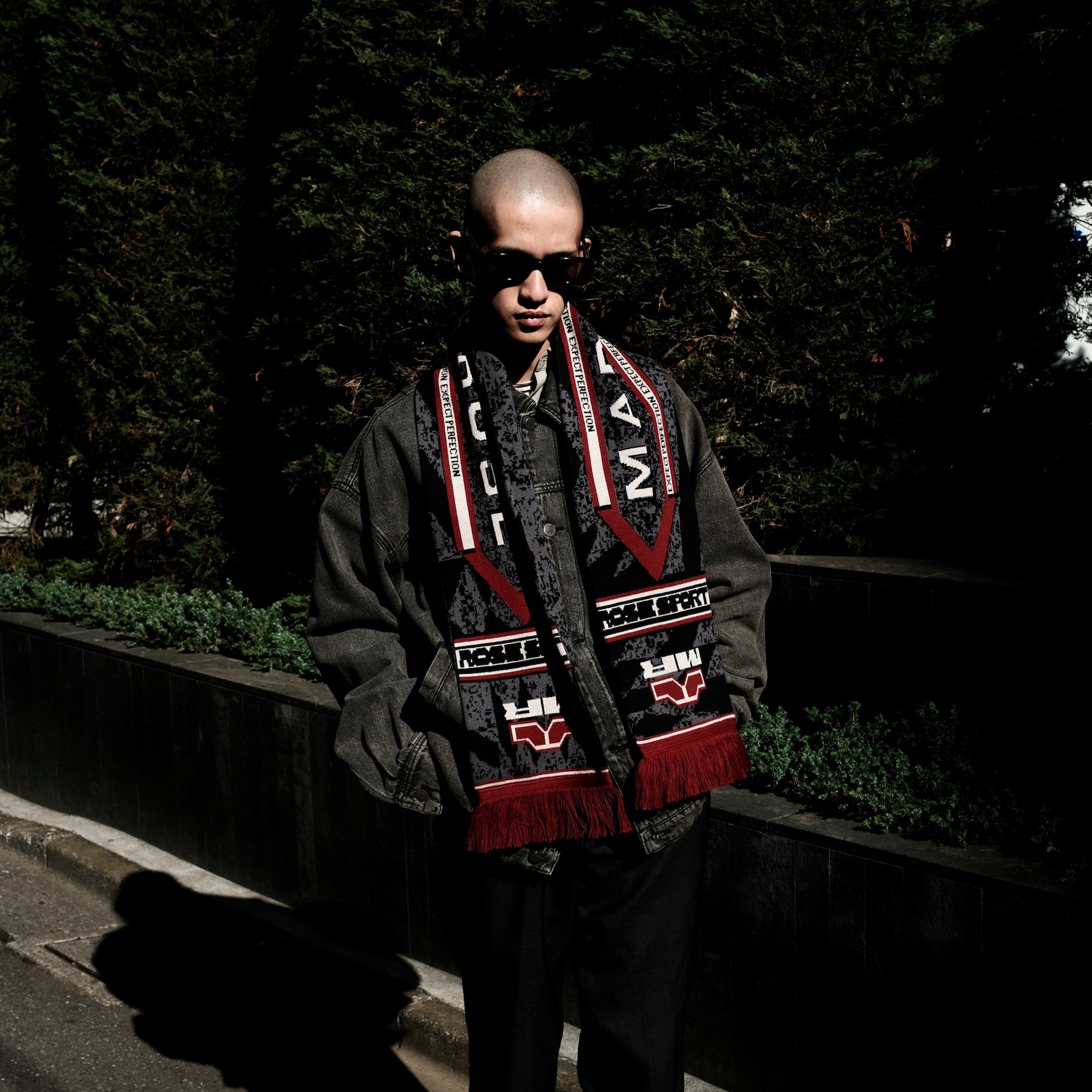 Martine Rose / REVERSIBLE SCARF GREY-RED