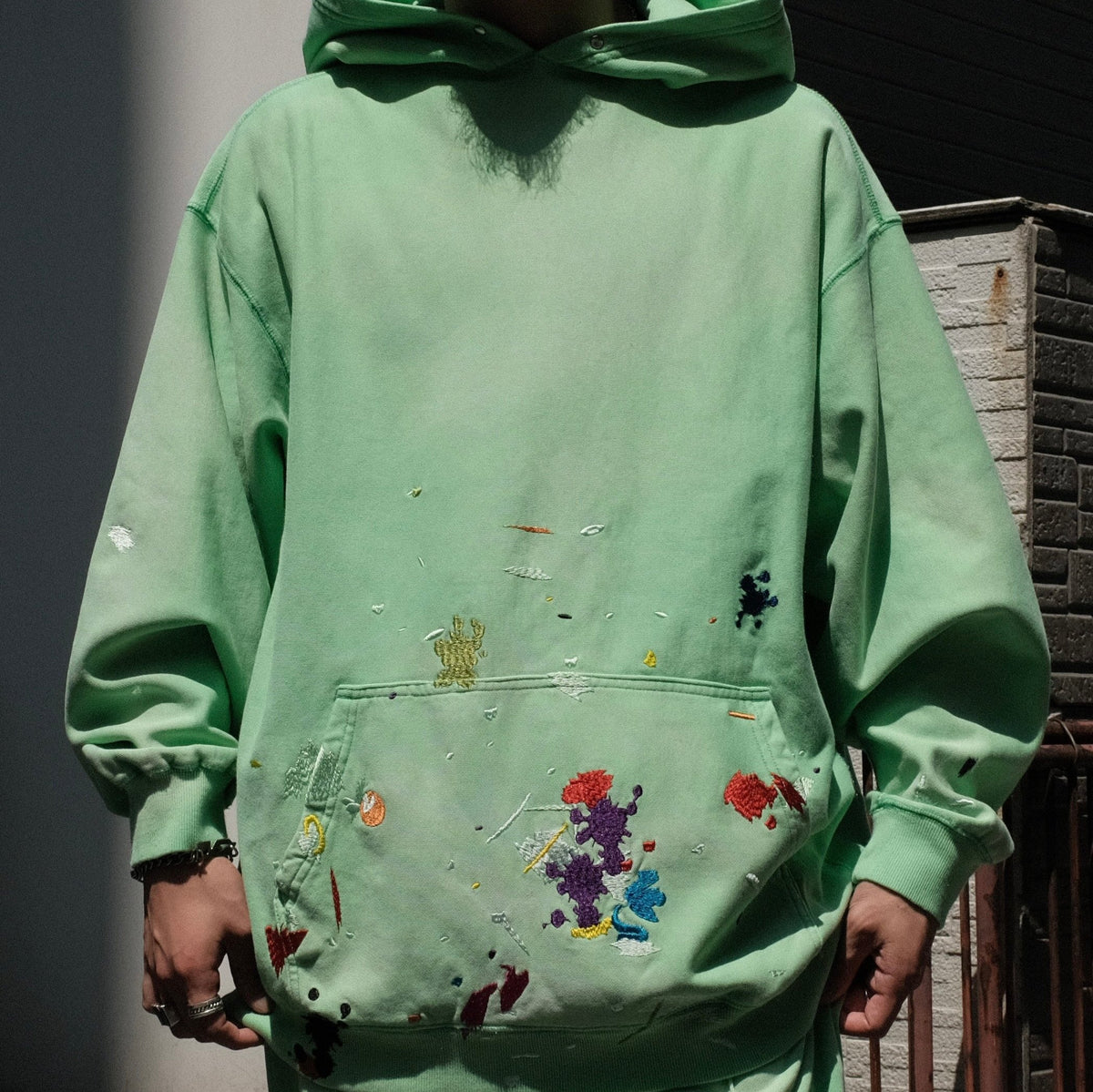 TENDER PERSON / PAINTING EMBROIDERY HOODIE MELON GREEN