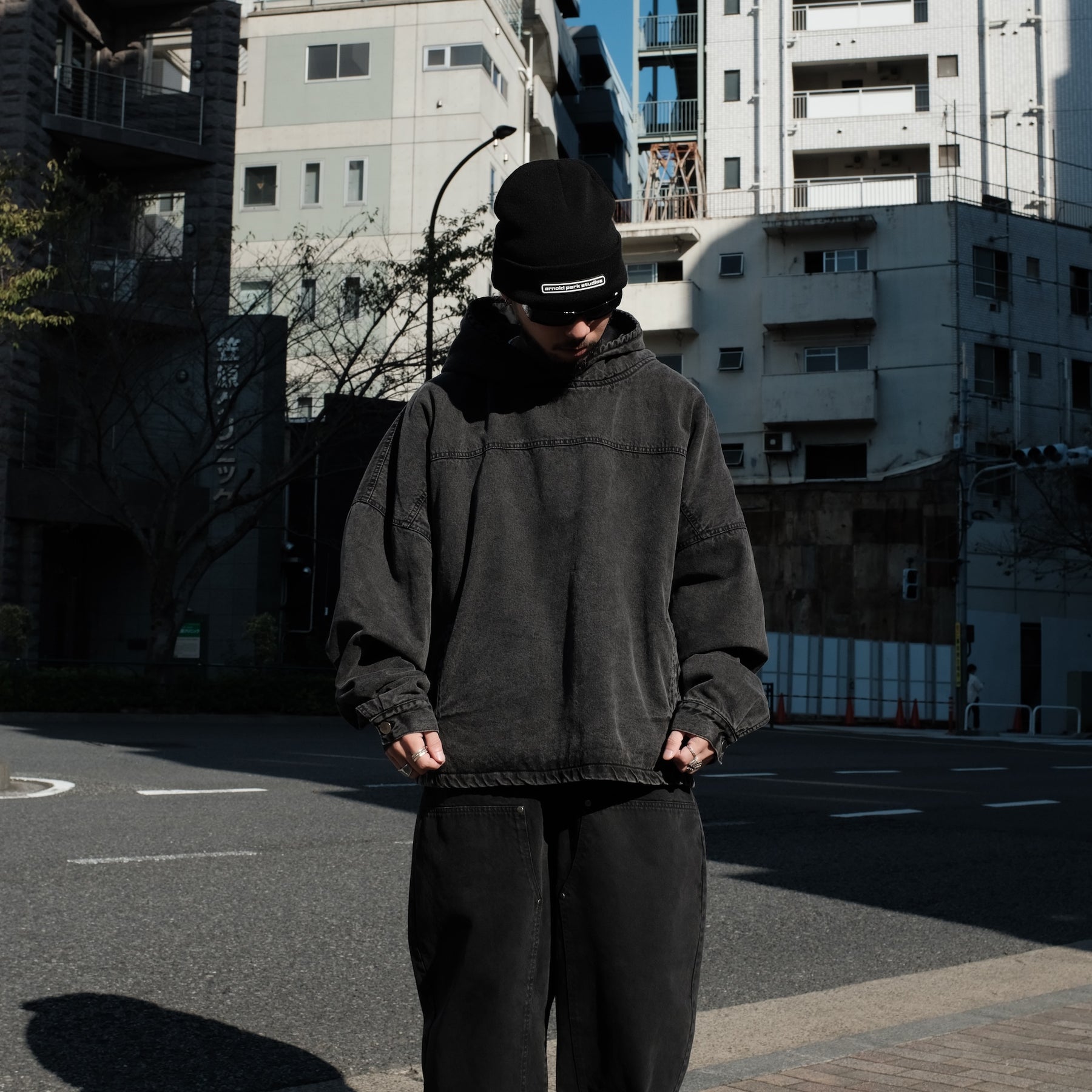 INTODUSK / COVER WOVEN HOODIE WASHED BLACK