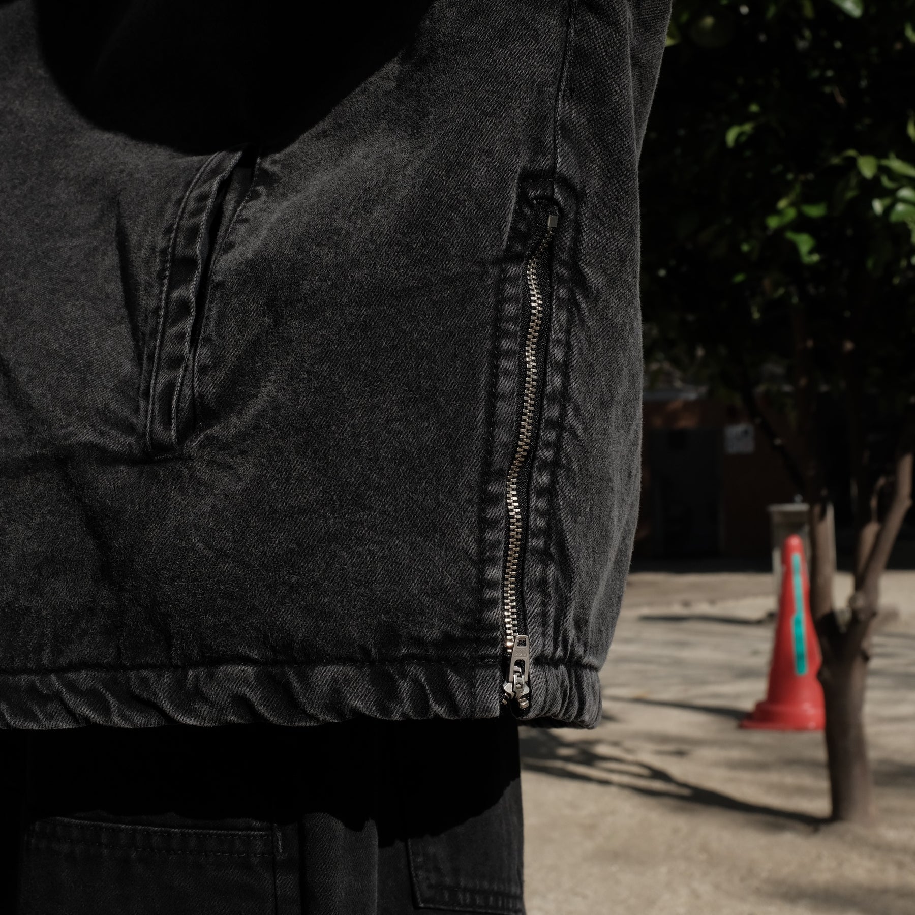 INTODUSK / COVER WOVEN HOODIE WASHED BLACK