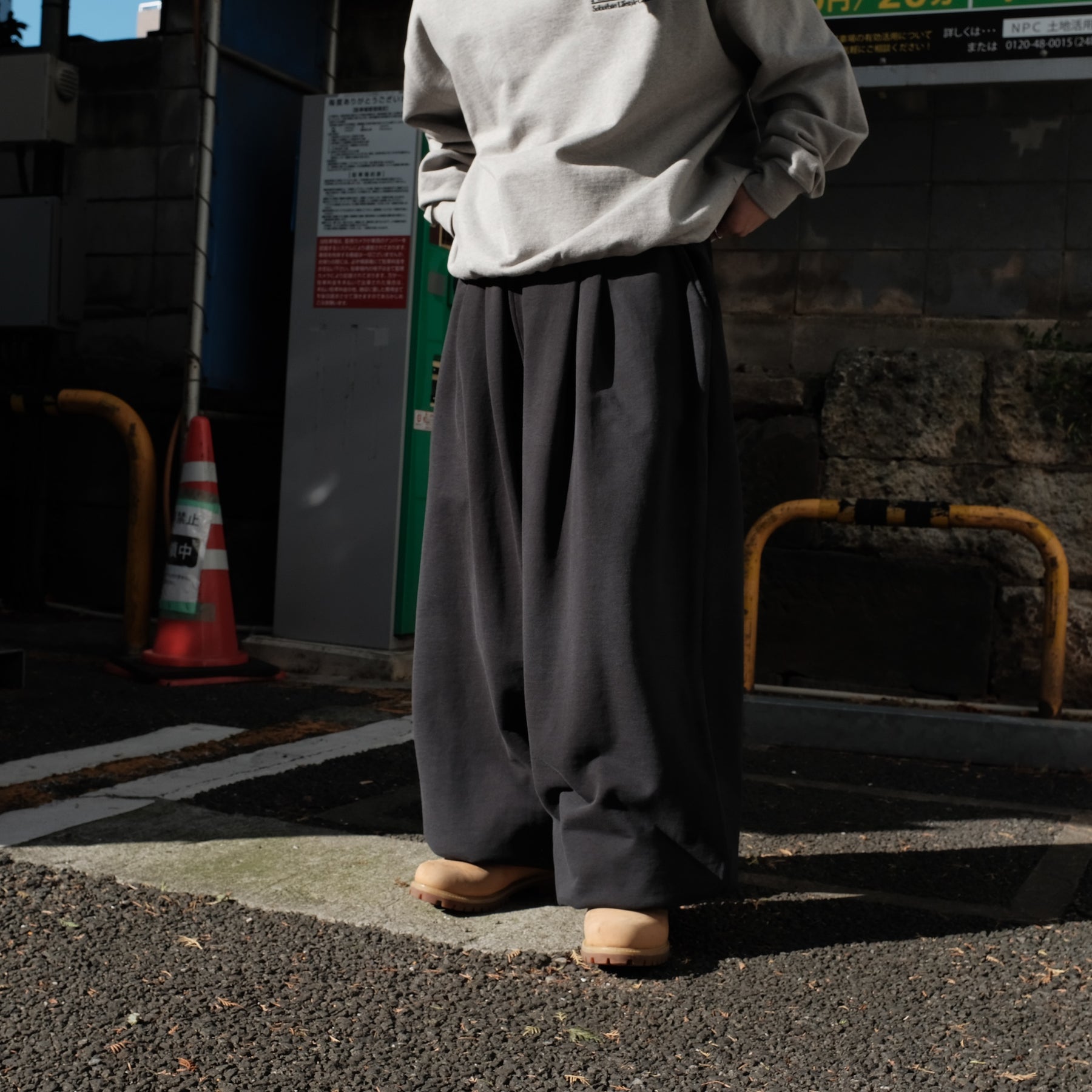 INTODUSK / GATHER DRAWSTRING SWEAT PANT CHEMICAL BLACK