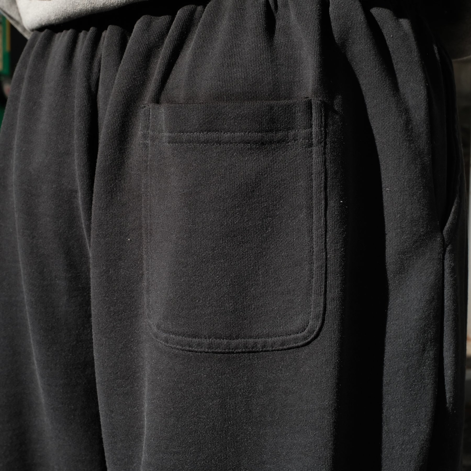 INTODUSK / GATHER DRAWSTRING SWEAT PANT CHEMICAL BLACK