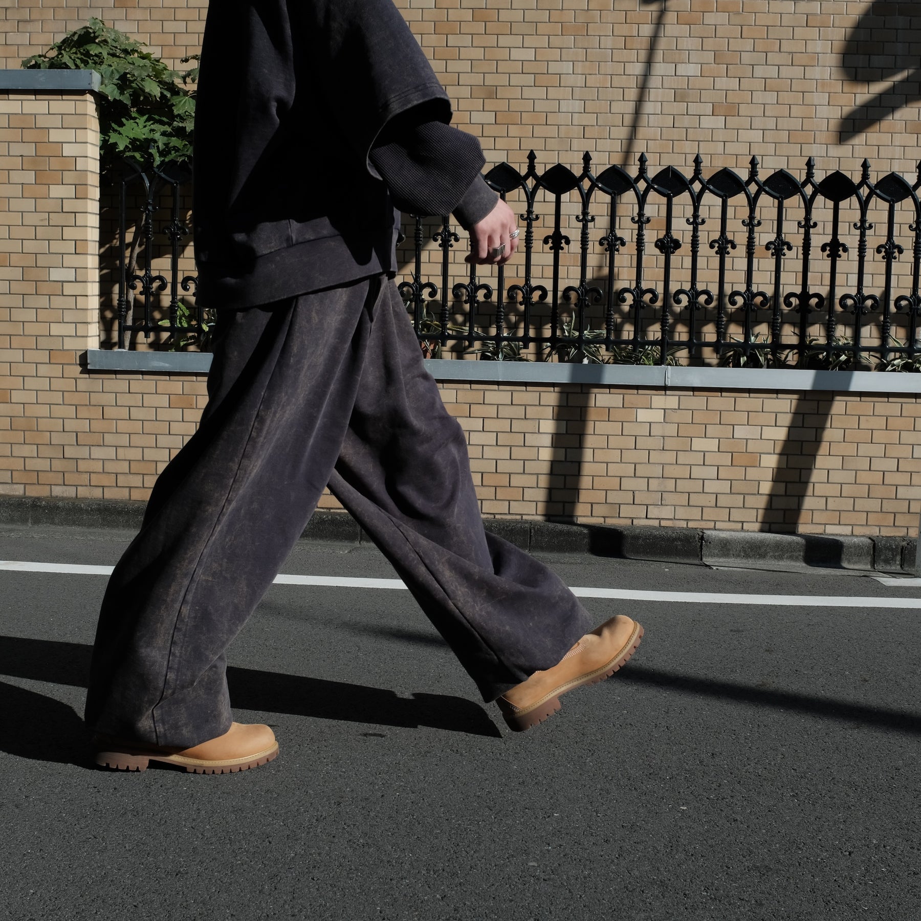 INTODUSK / GATHER DRAWSTRING SWEAT PANT WASHED NAVY