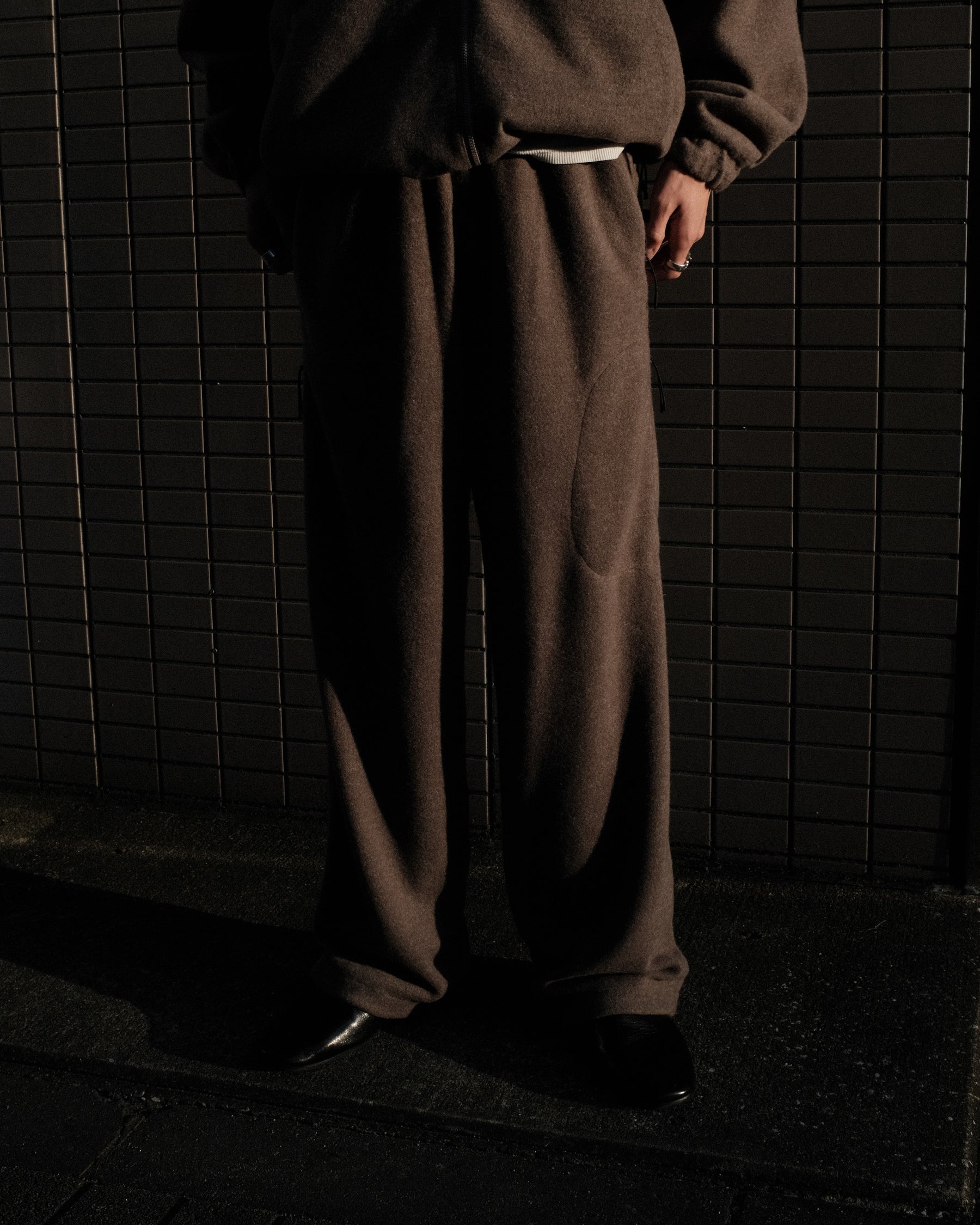 JEONGLI / RIVER SWEAT PANTS BROWN