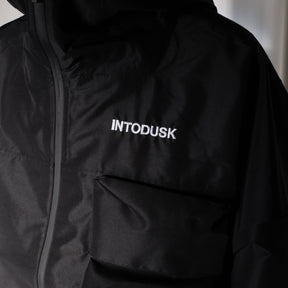 <span style="color: #f50b0b;">Last One</span> INTODUSK / SHELL COATING JACKET BLACK