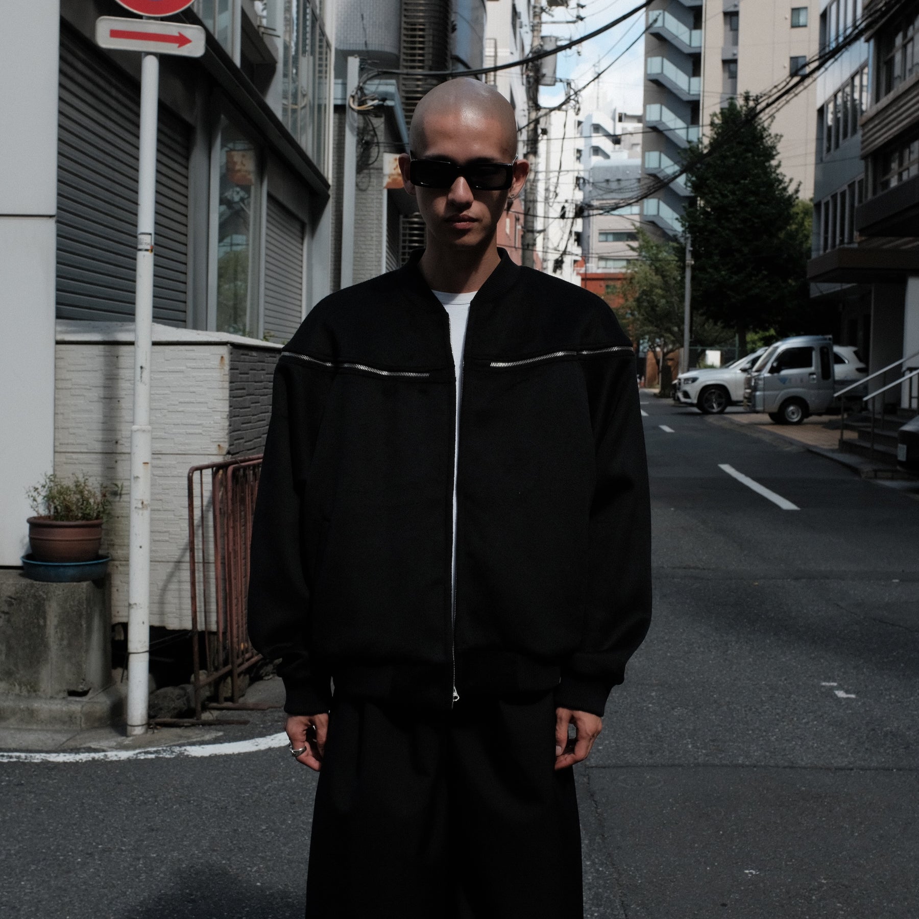 INTODUSK / DERBY JACKET BLACK