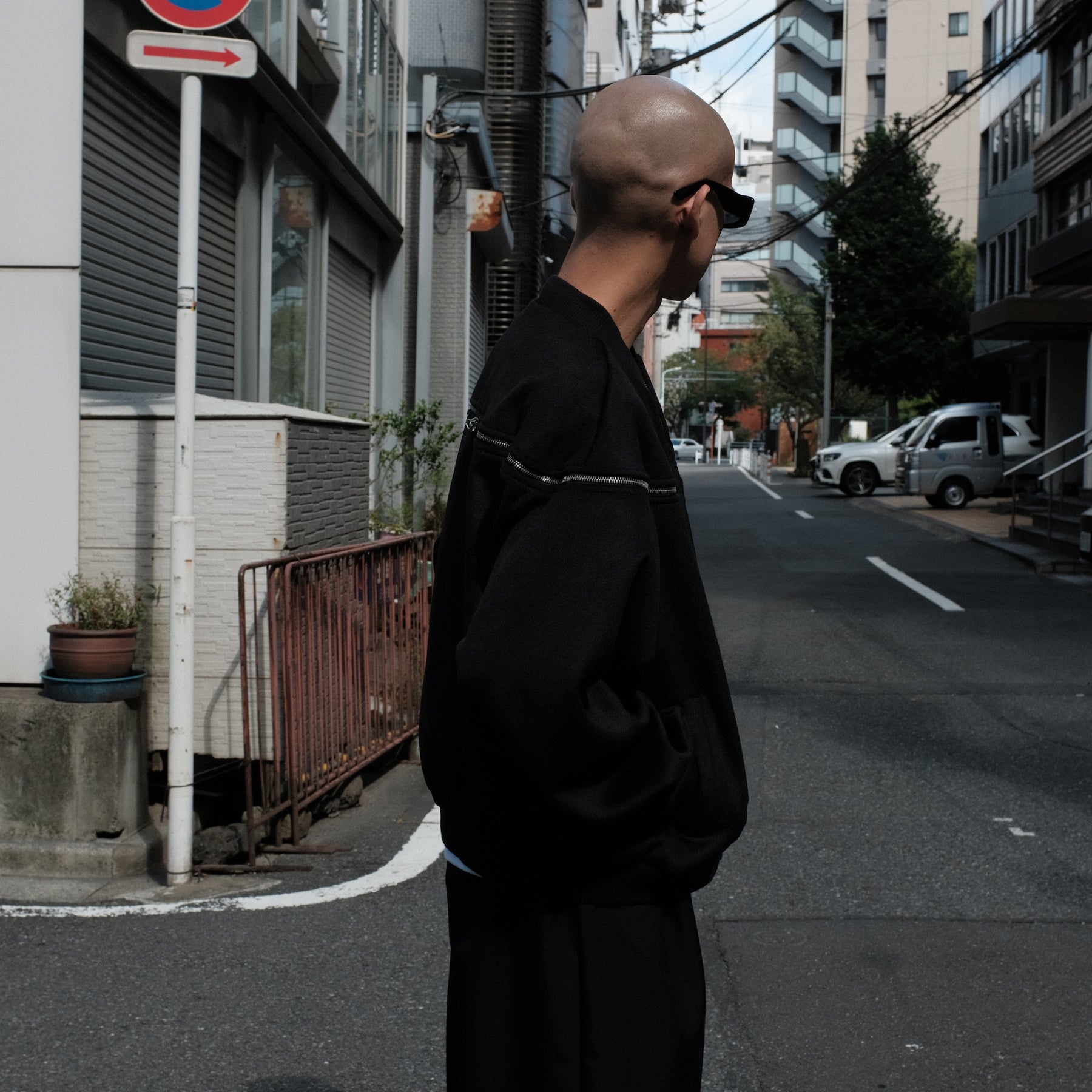 INTODUSK / DERBY JACKET BLACK