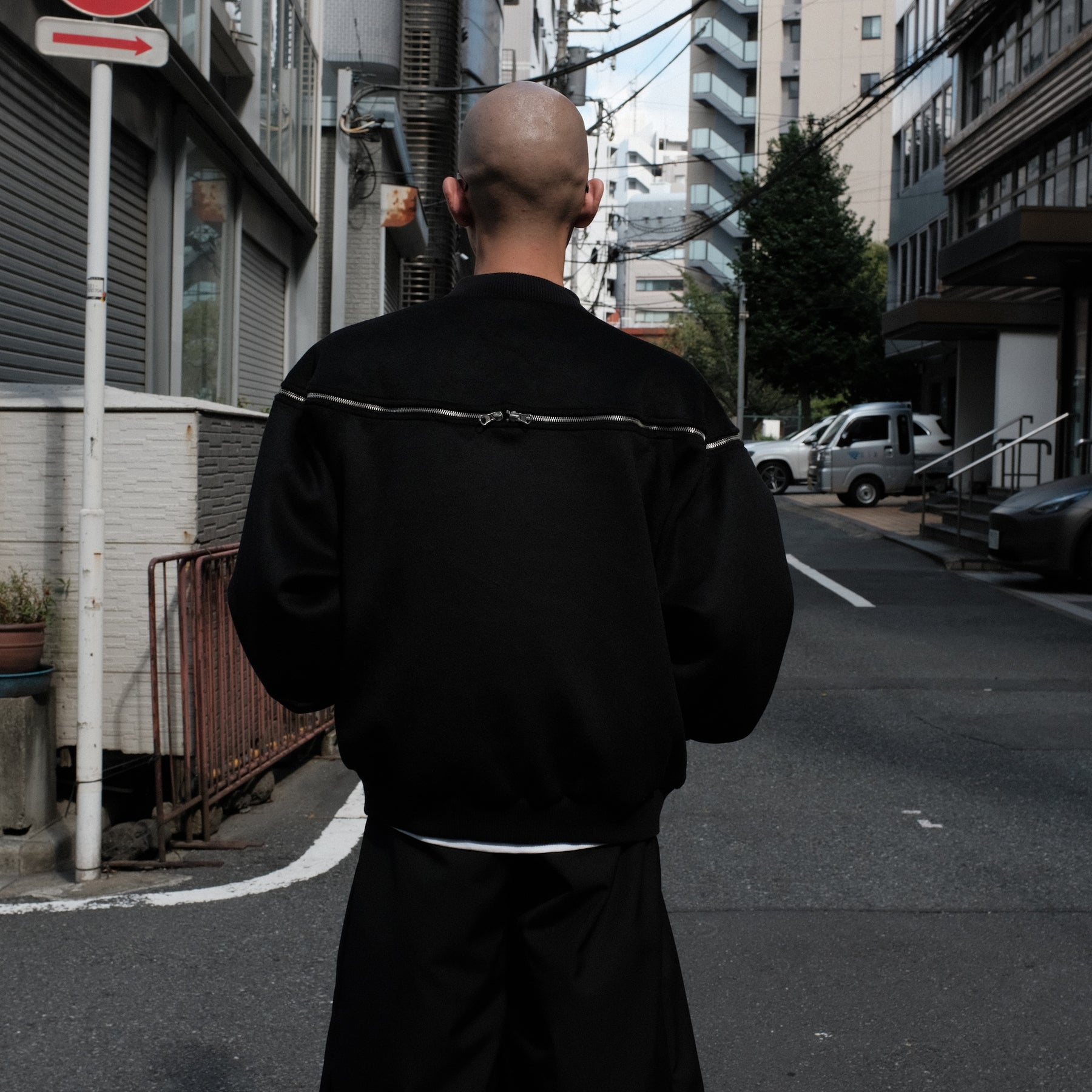 INTODUSK / DERBY JACKET BLACK