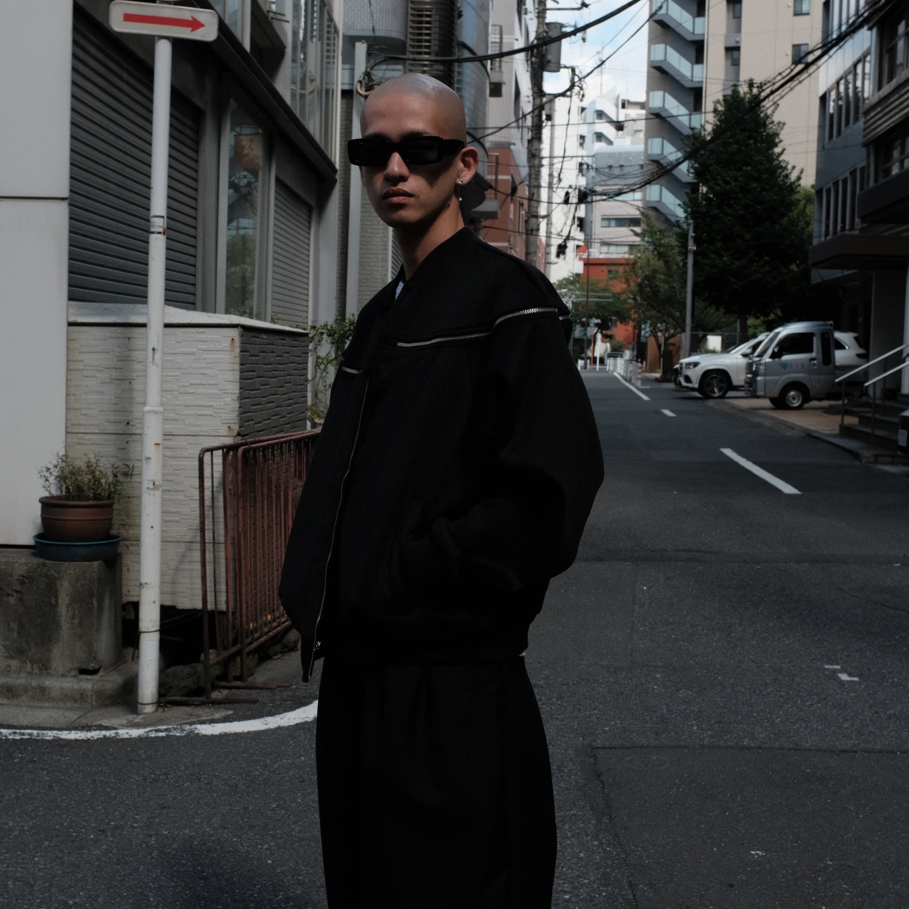 INTODUSK / DERBY JACKET BLACK
