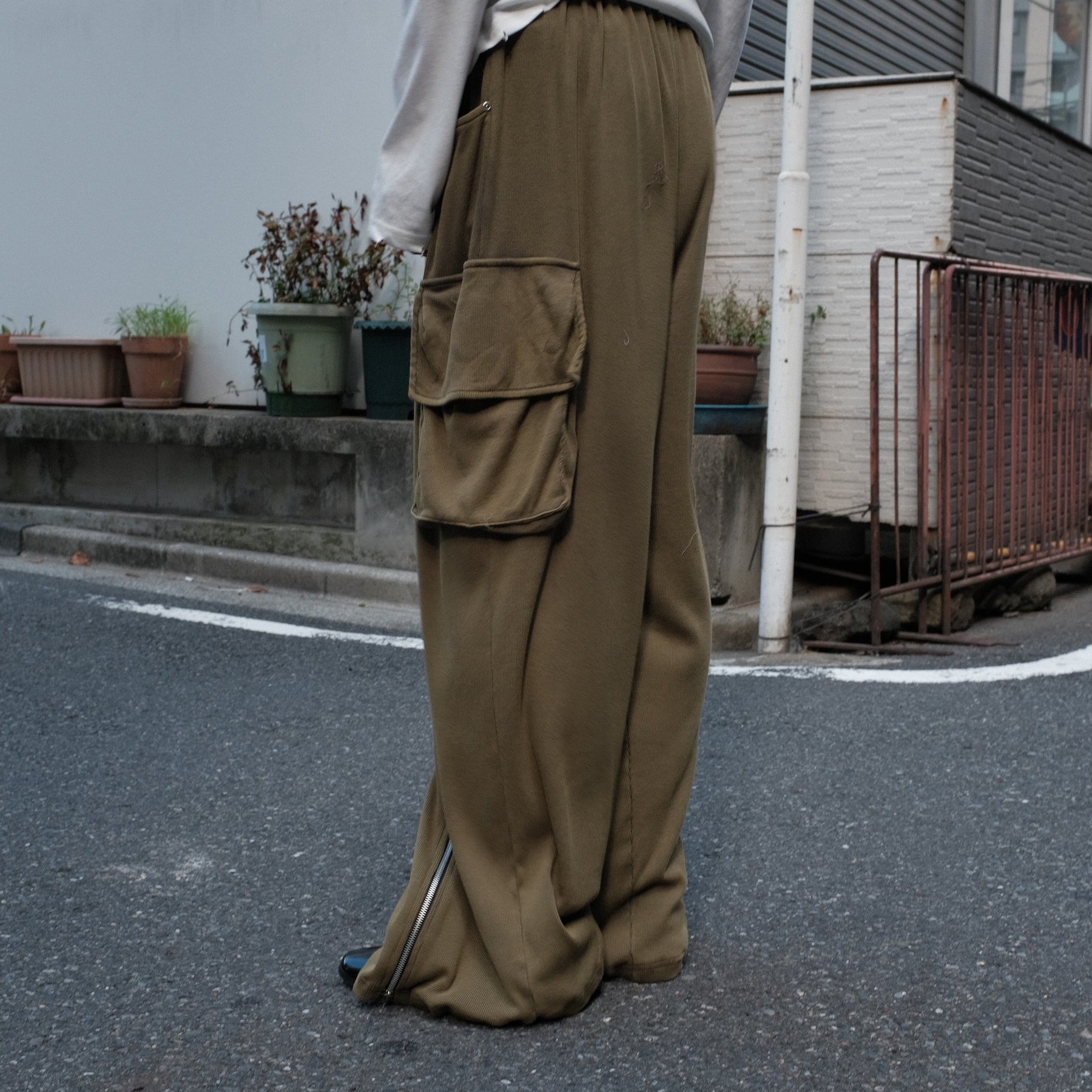 <span style="color: #f50b0b;">Last One</span> INTODUSK / CARGO RIBKNIT PANT OLIVE NIGHT ORGANIC