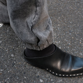 INTODUSK / EASY DOUBLE KNEE WASHED BLACK ORGANIC LEATHER EFFECT
