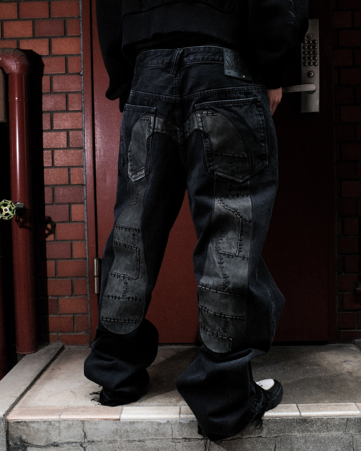 EVISU / LEATHER PATCHWORK DAICOCK DENIM JEANS - ZIP UP-LOOSE FIT MID TONE BLACK DENIM