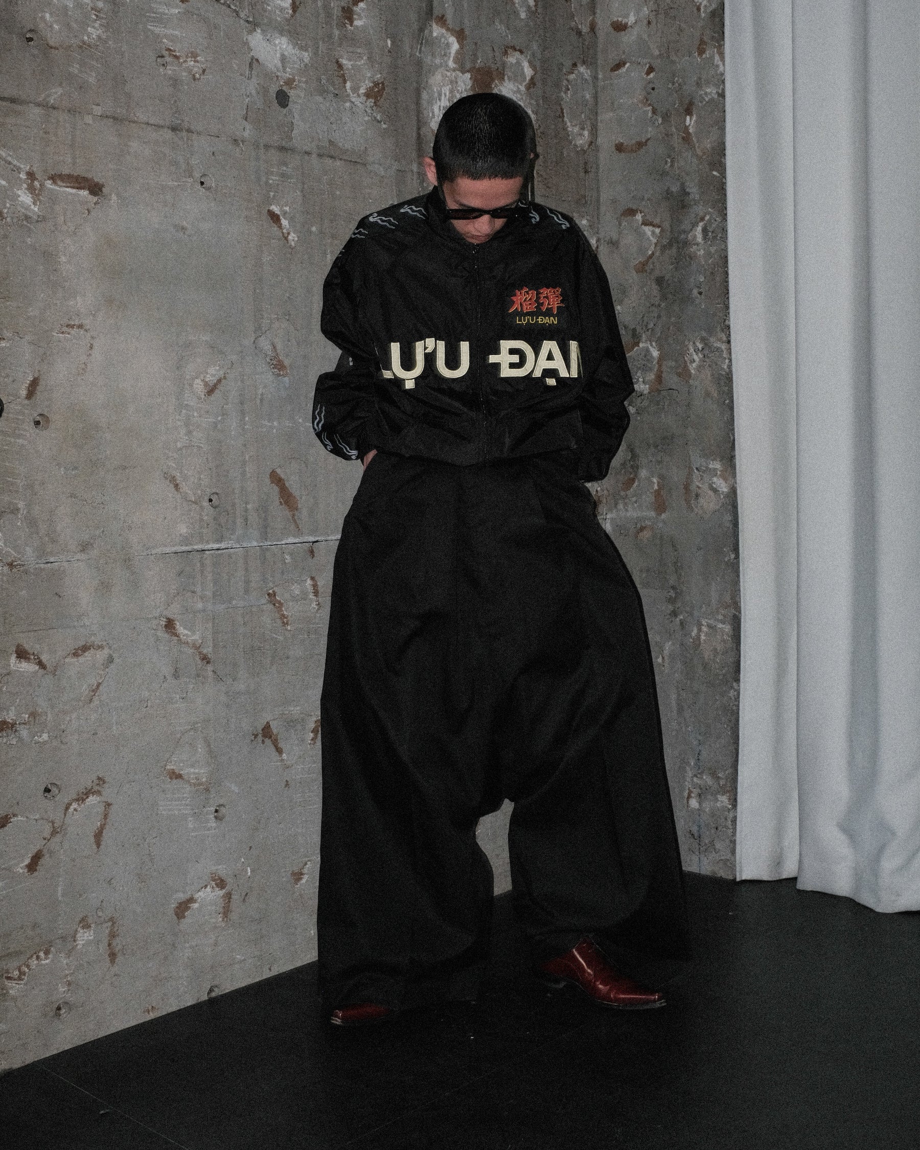 LU'U DAN / WINDBREAKER L-D BLACK OFF-YOLK