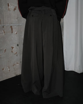 LU'U DAN / SLACKER MAXIS MILITARY GREY