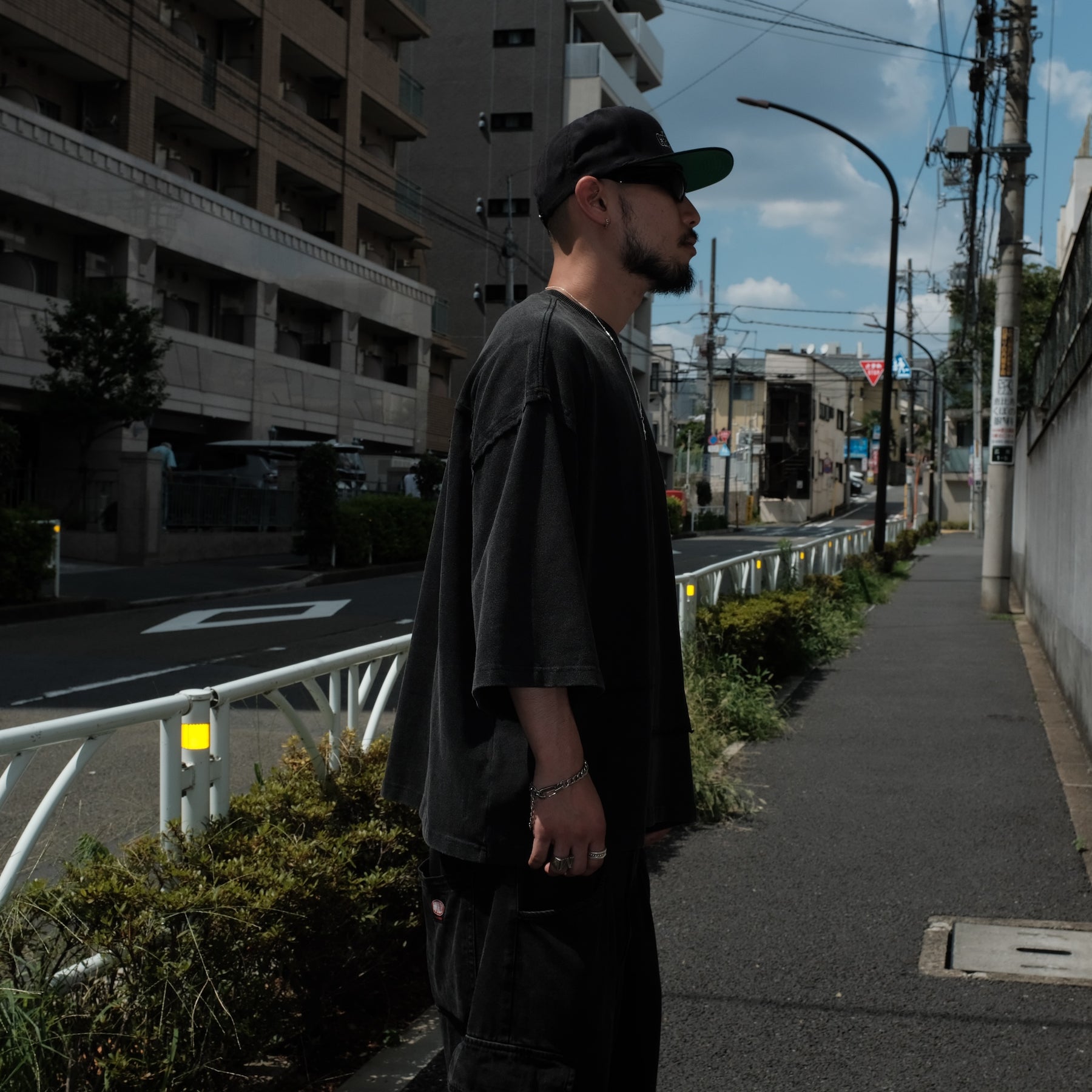 LUXENBURG / CASTLE TEE AGED BLACK