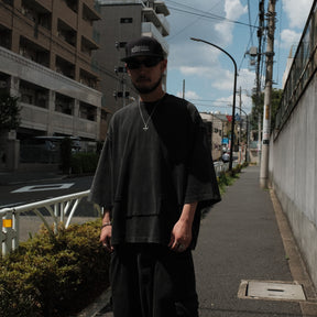 LUXENBURG / CASTLE TEE AGED BLACK