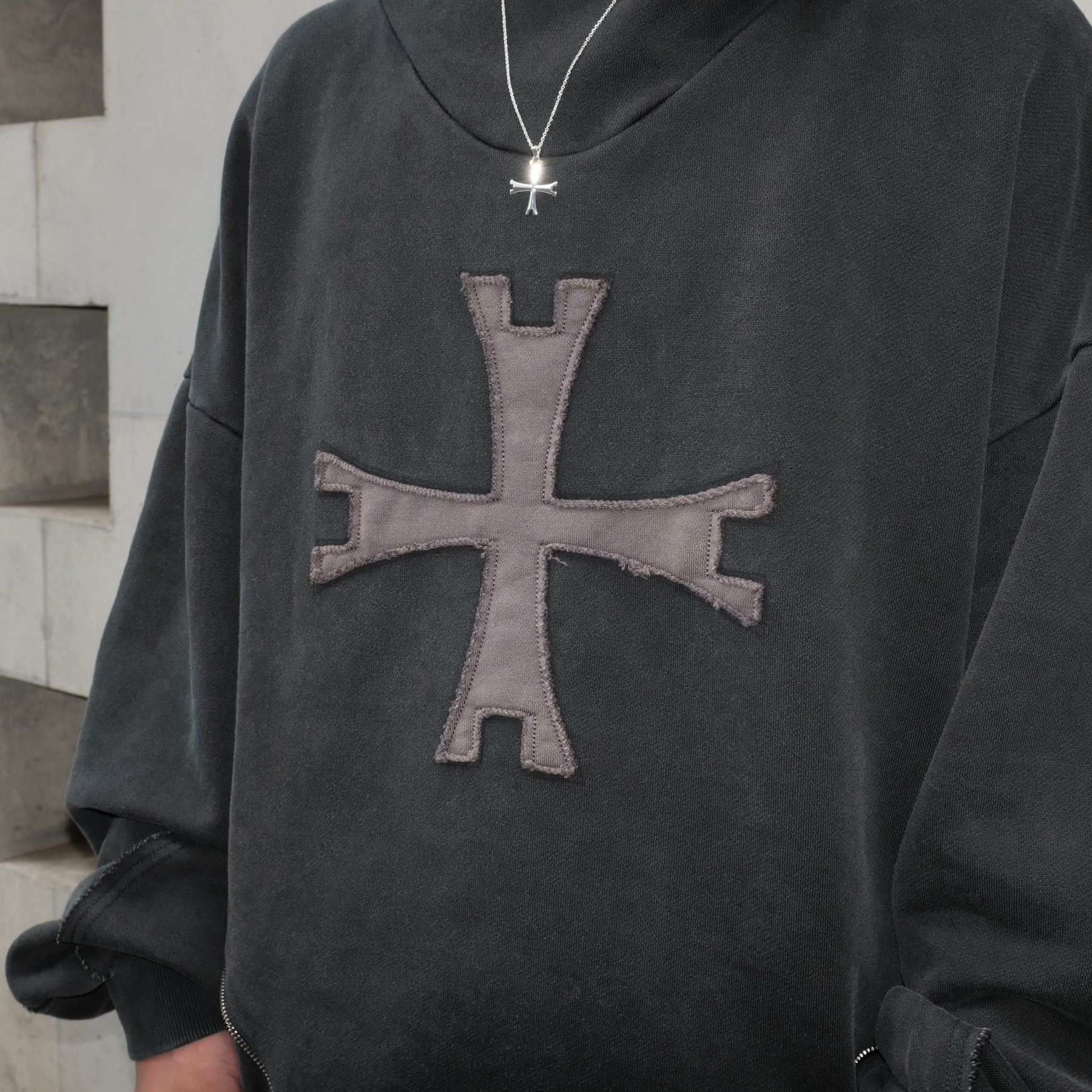 LUXENBURG / FRIAR HOODIE AGED BLACK