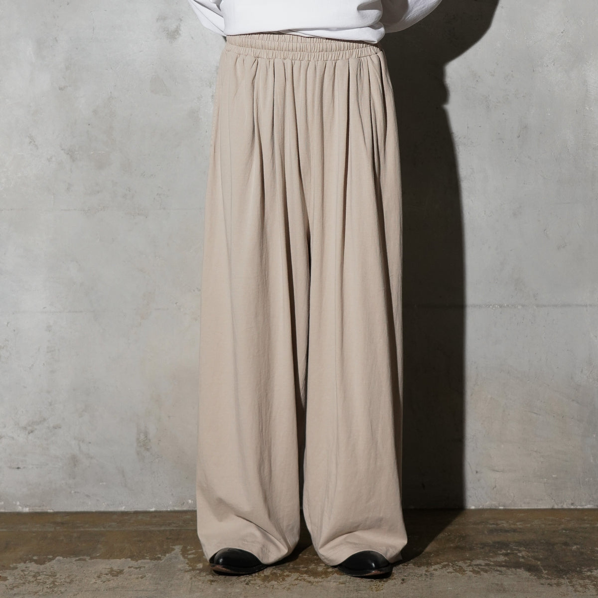THE MAGUEY / PLEATED PANTS BEIGE