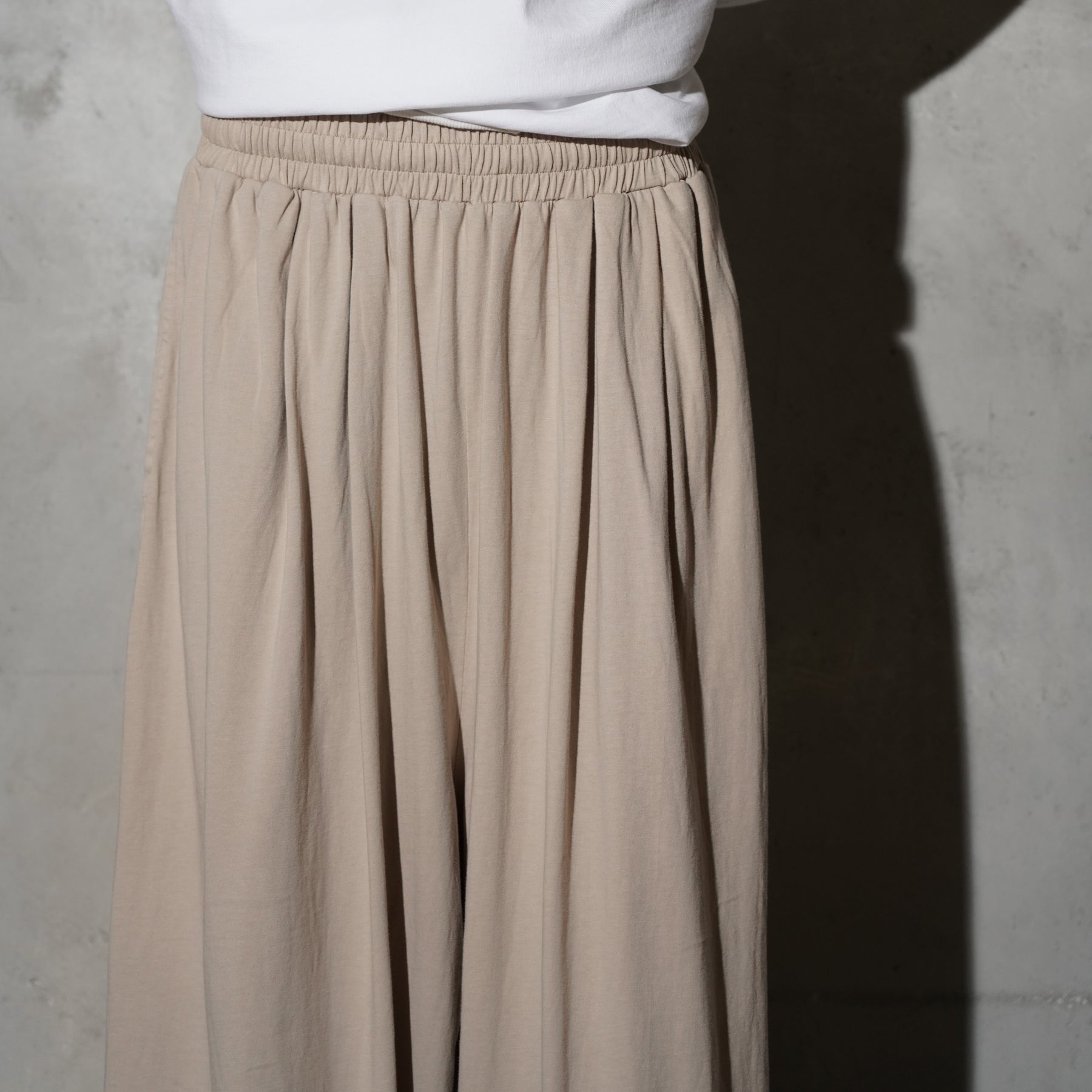 THE MAGUEY / PLEATED PANTS BEIGE