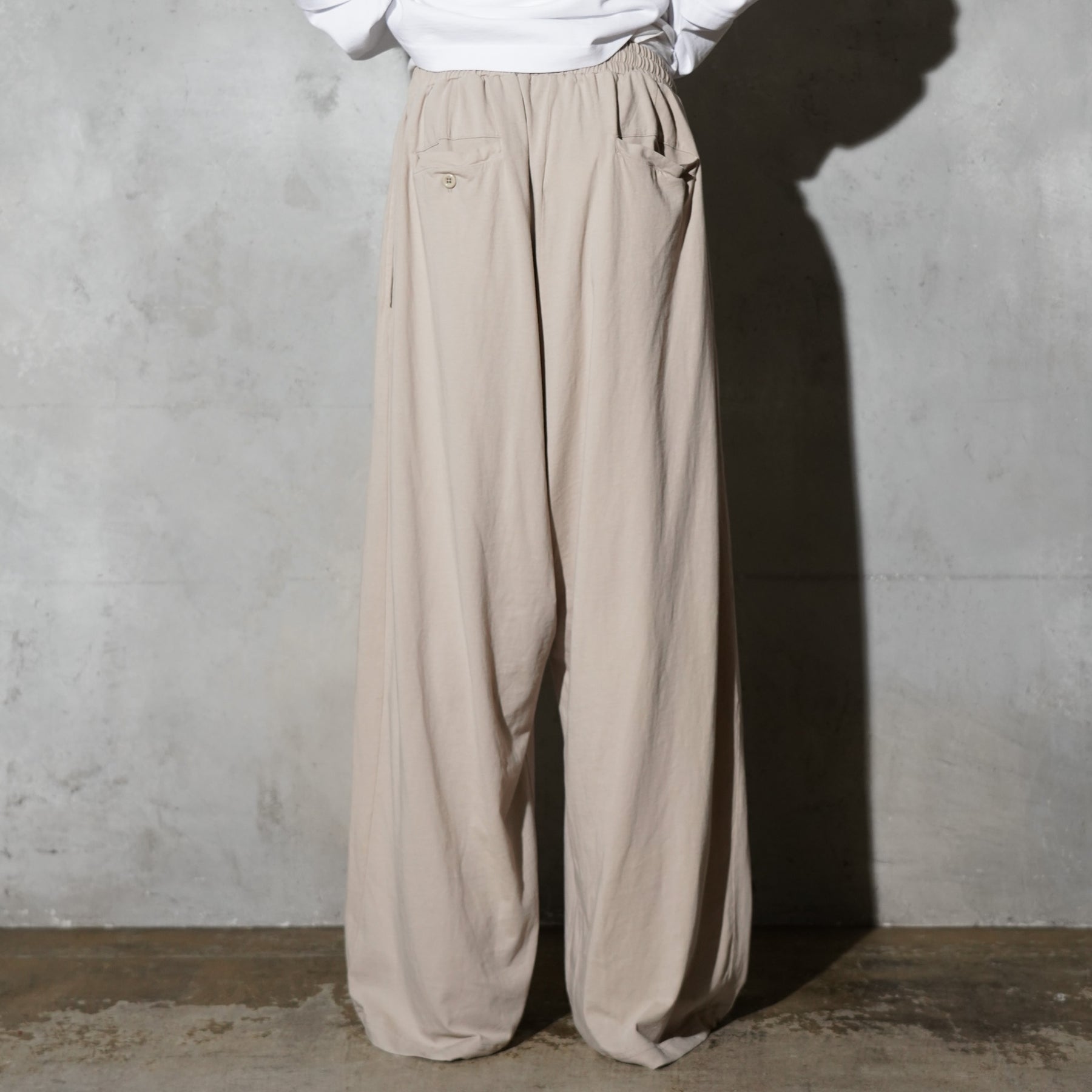THE MAGUEY / PLEATED PANTS BEIGE