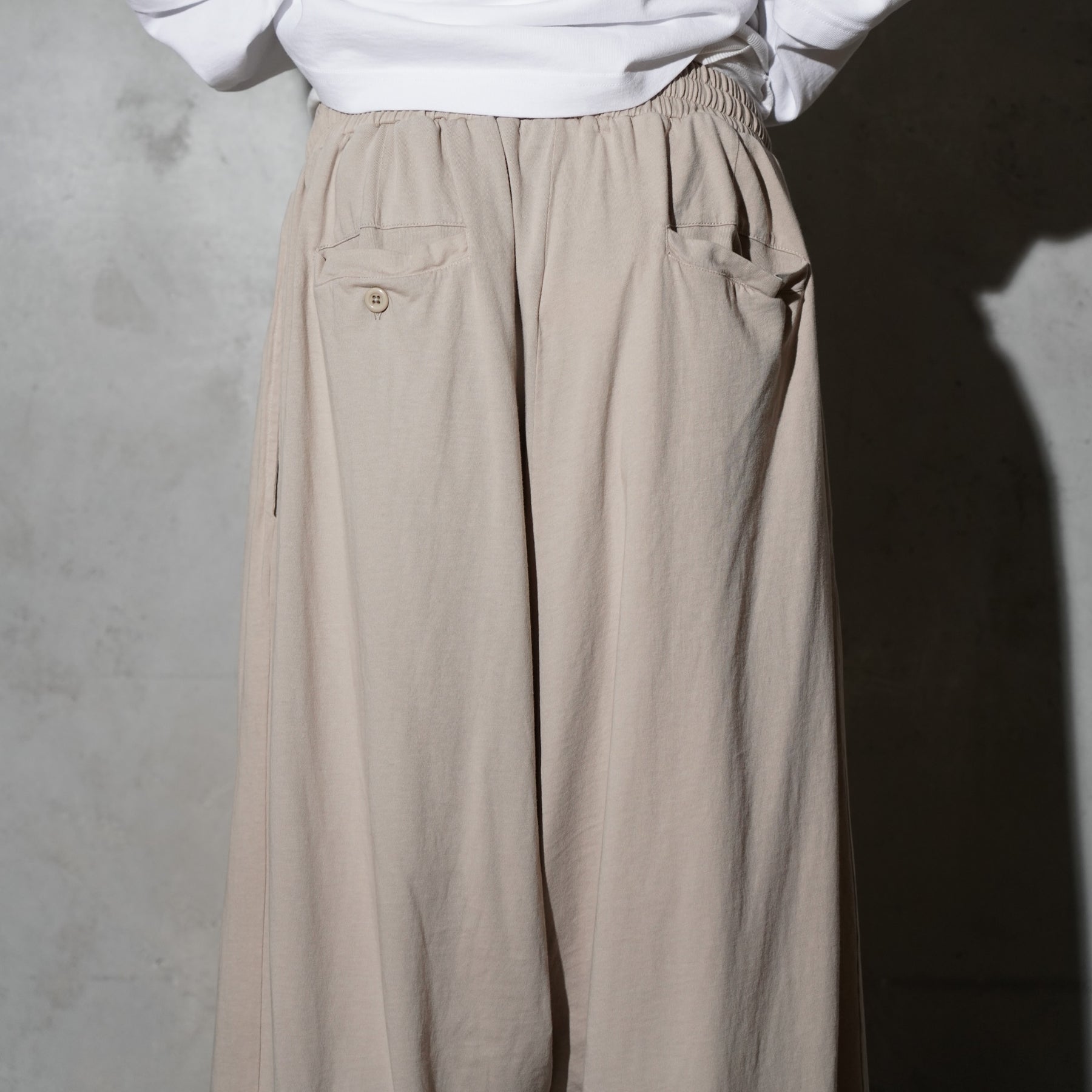 THE MAGUEY / PLEATED PANTS BEIGE