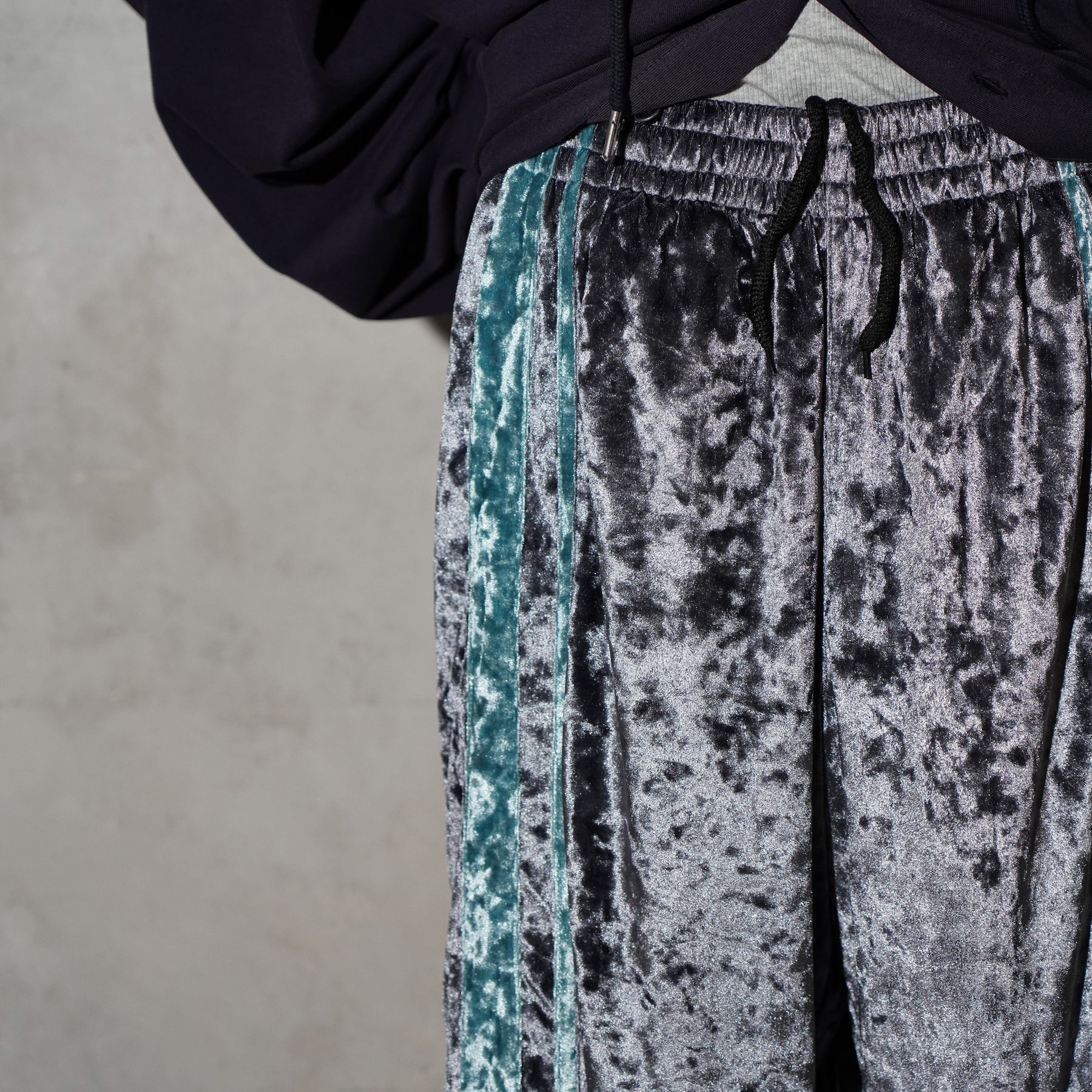 THE MAGUEY / VELOR PANTS SILVER