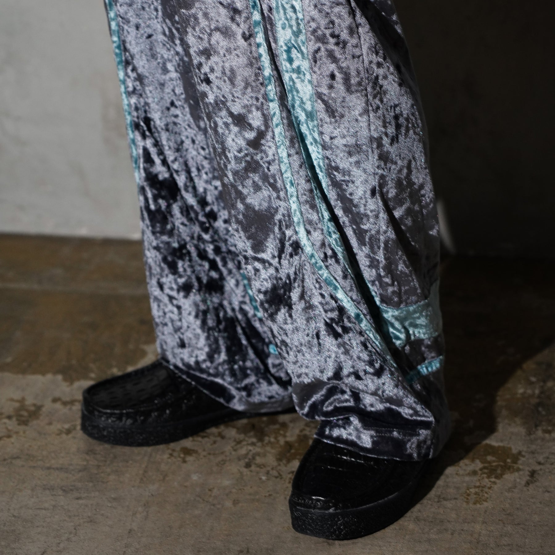 THE MAGUEY / VELOR PANTS SILVER