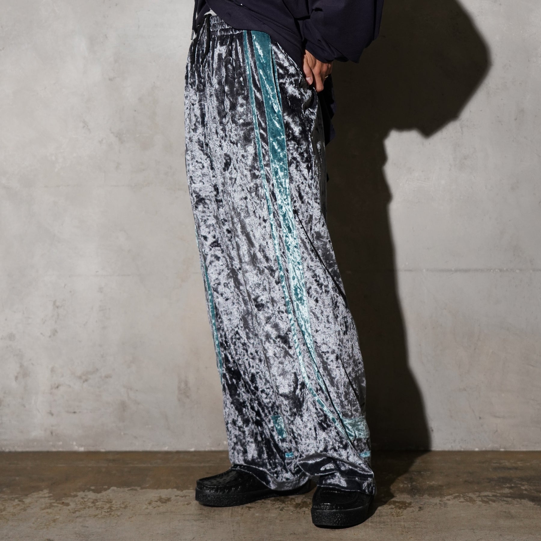 THE MAGUEY / VELOR PANTS SILVER