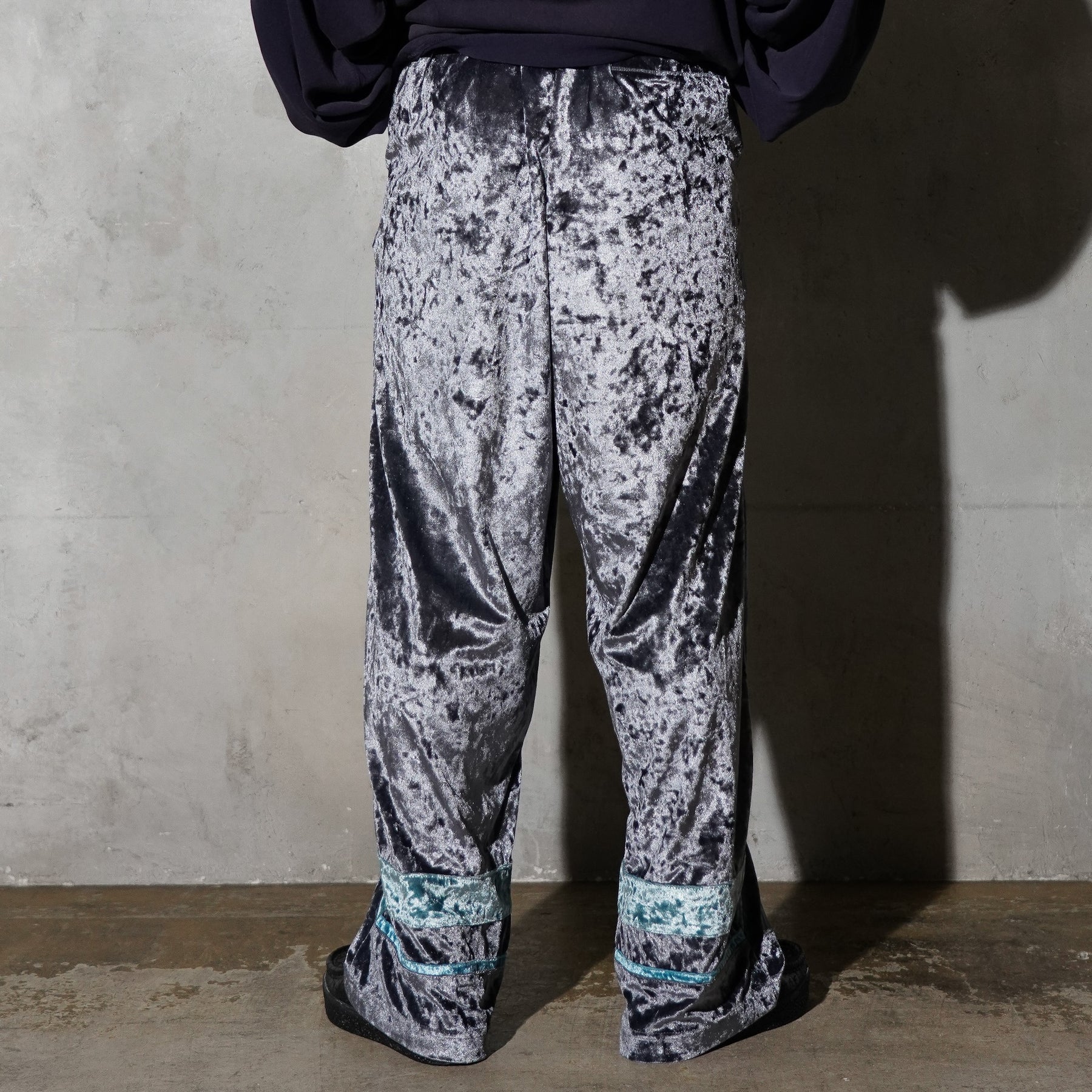 THE MAGUEY / VELOR PANTS SILVER