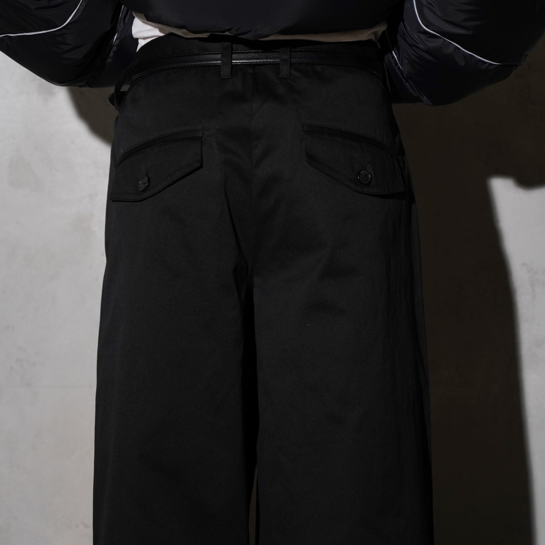 THE MAGUEY / FLARE SLACKS BLACK