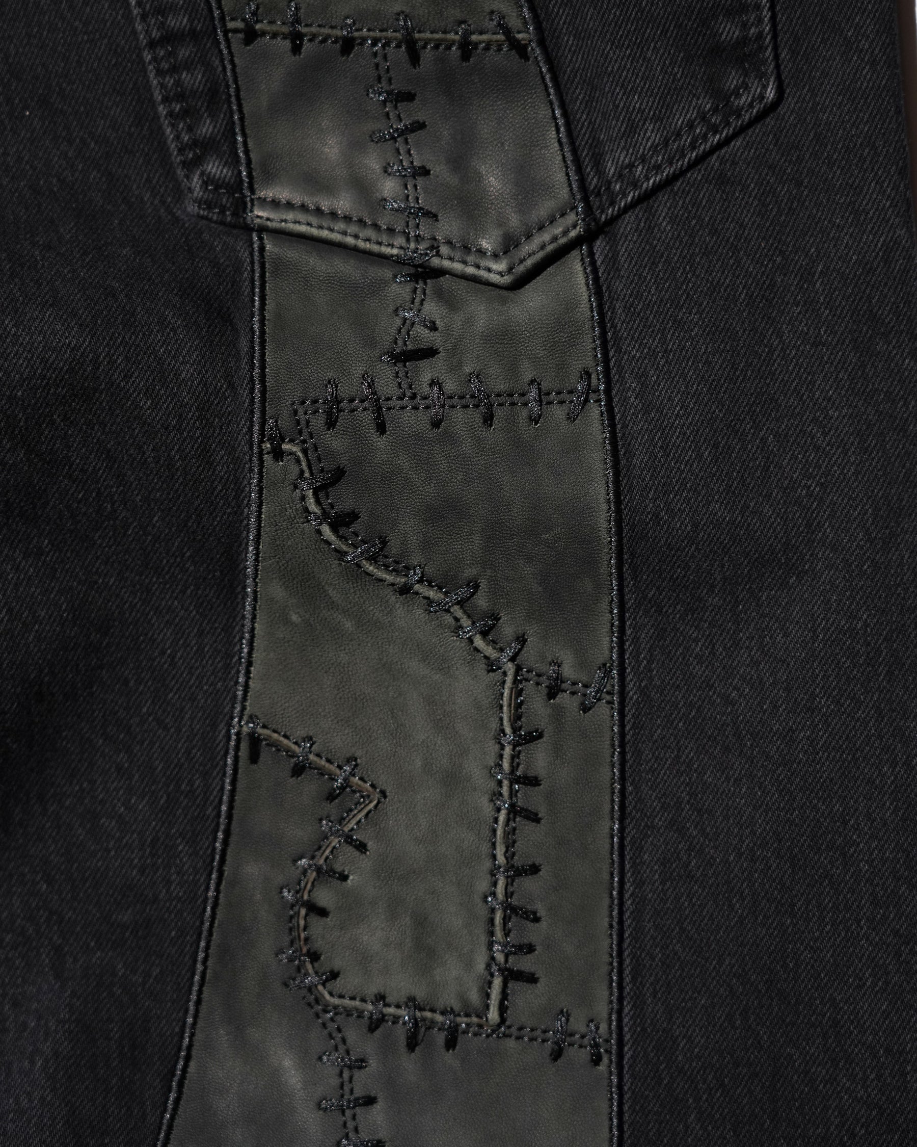 EVISU / LEATHER PATCHWORK DAICOCK DENIM JEANS - ZIP UP-LOOSE FIT MID TONE BLACK DENIM
