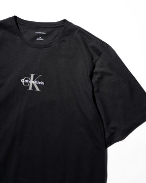 Calvin Klein / PRINTED LOGO TEE BLACK