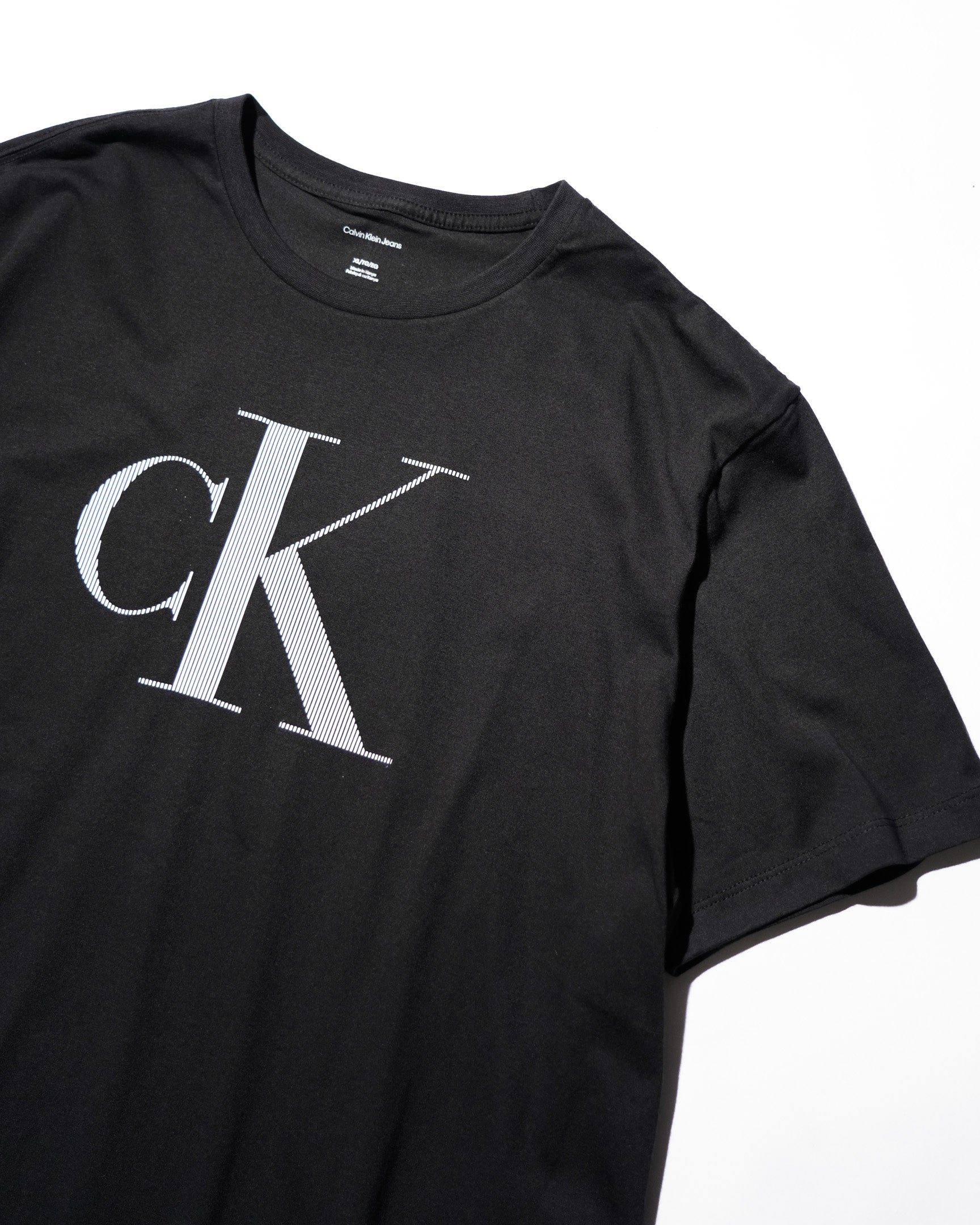 Calvin Klein / PRINTED LOGO TEE BLACK