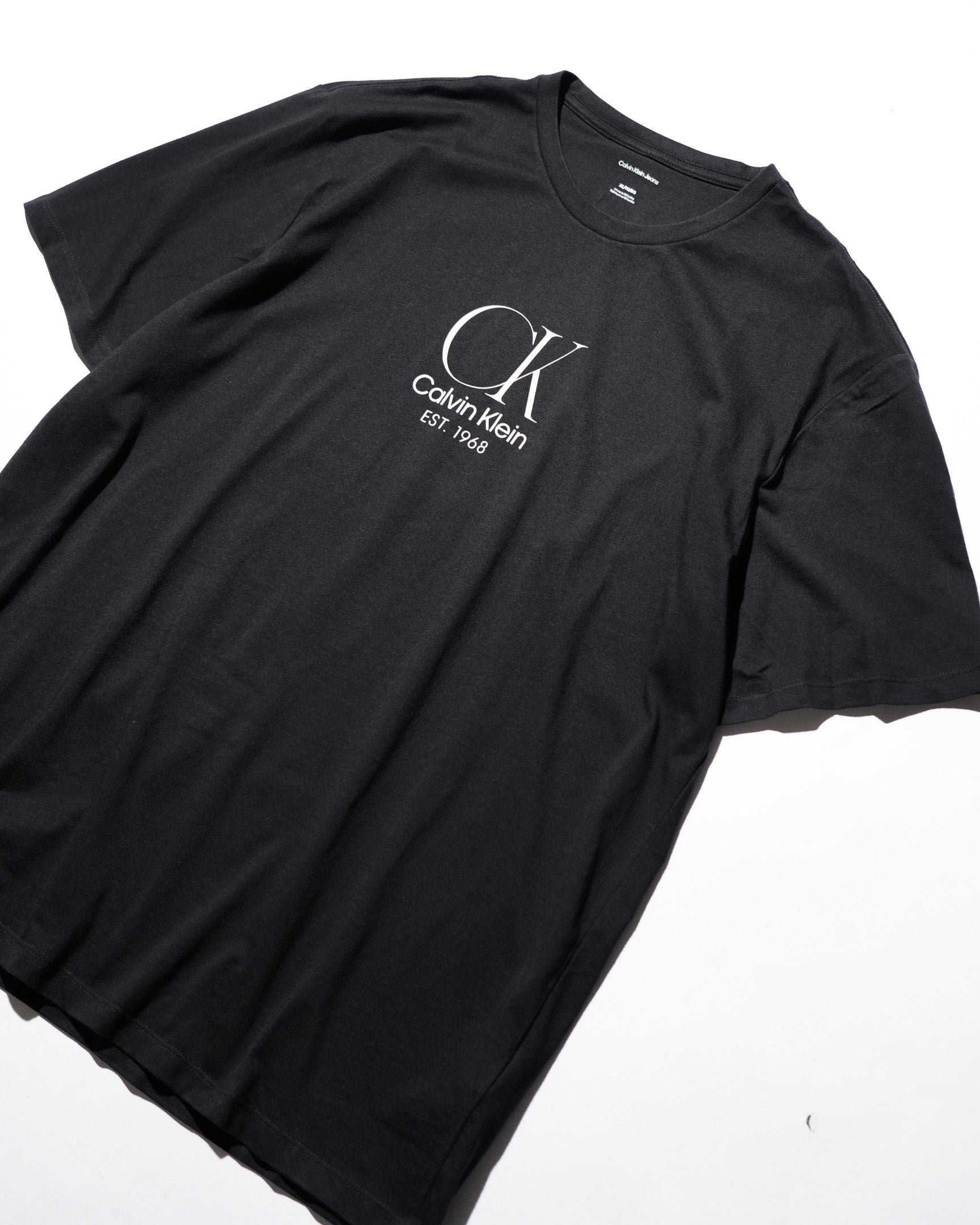 Calvin Klein / PRINTED LOGO TEE BLACK