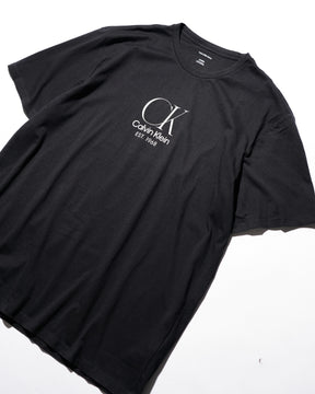 Calvin Klein / PRINTED LOGO TEE BLACK