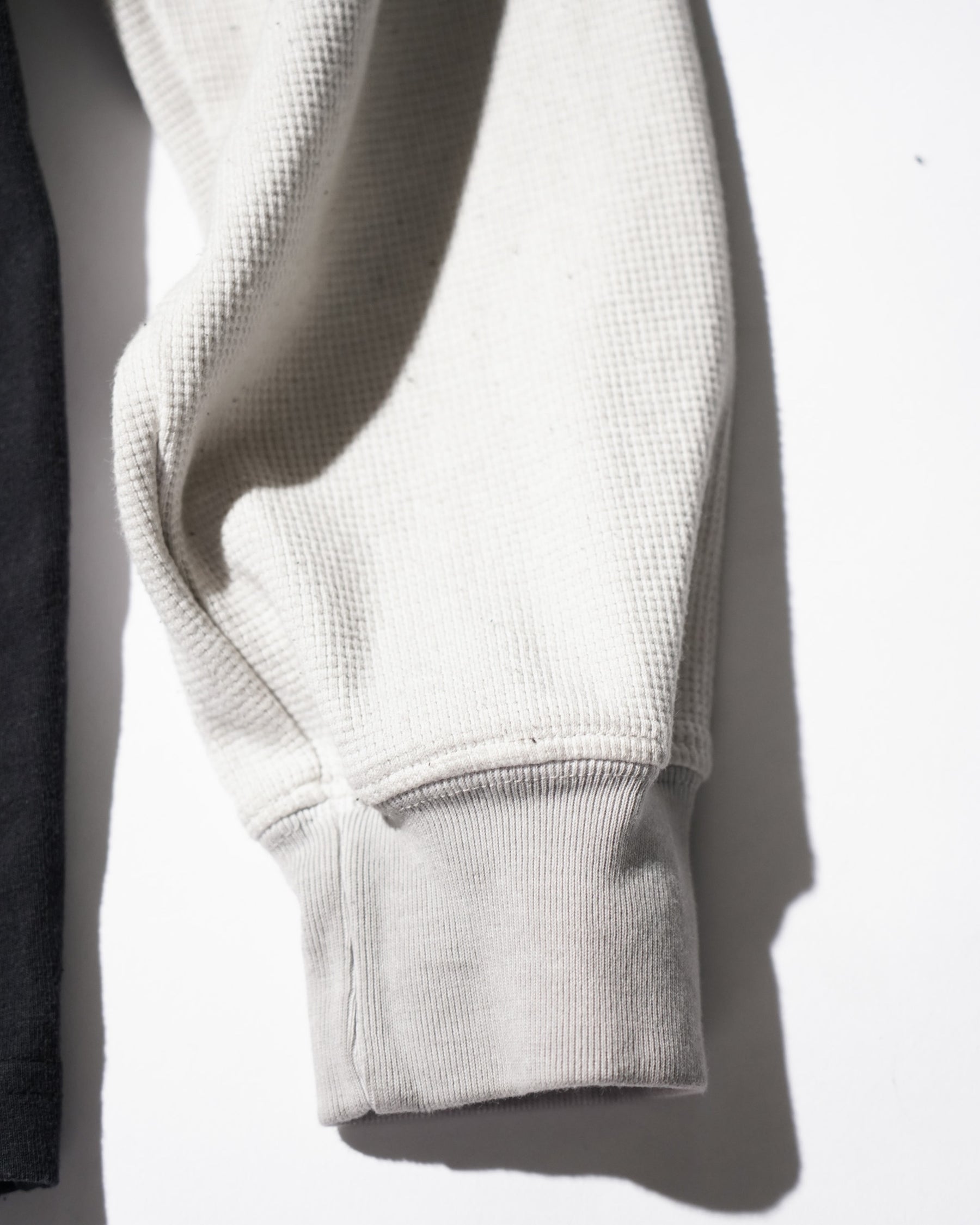 CCTB / CHAIN THERMAL T DIRTY WHITE